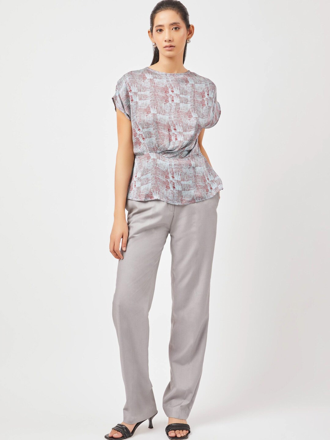 Contemponari Abstract Printed Extended Sleeves Pleated Modal Cinched Waist Top, Blue
Contemponari Abstract Printed Extended Sleeves Pleated Modal Cinched Waist Top, Blue
