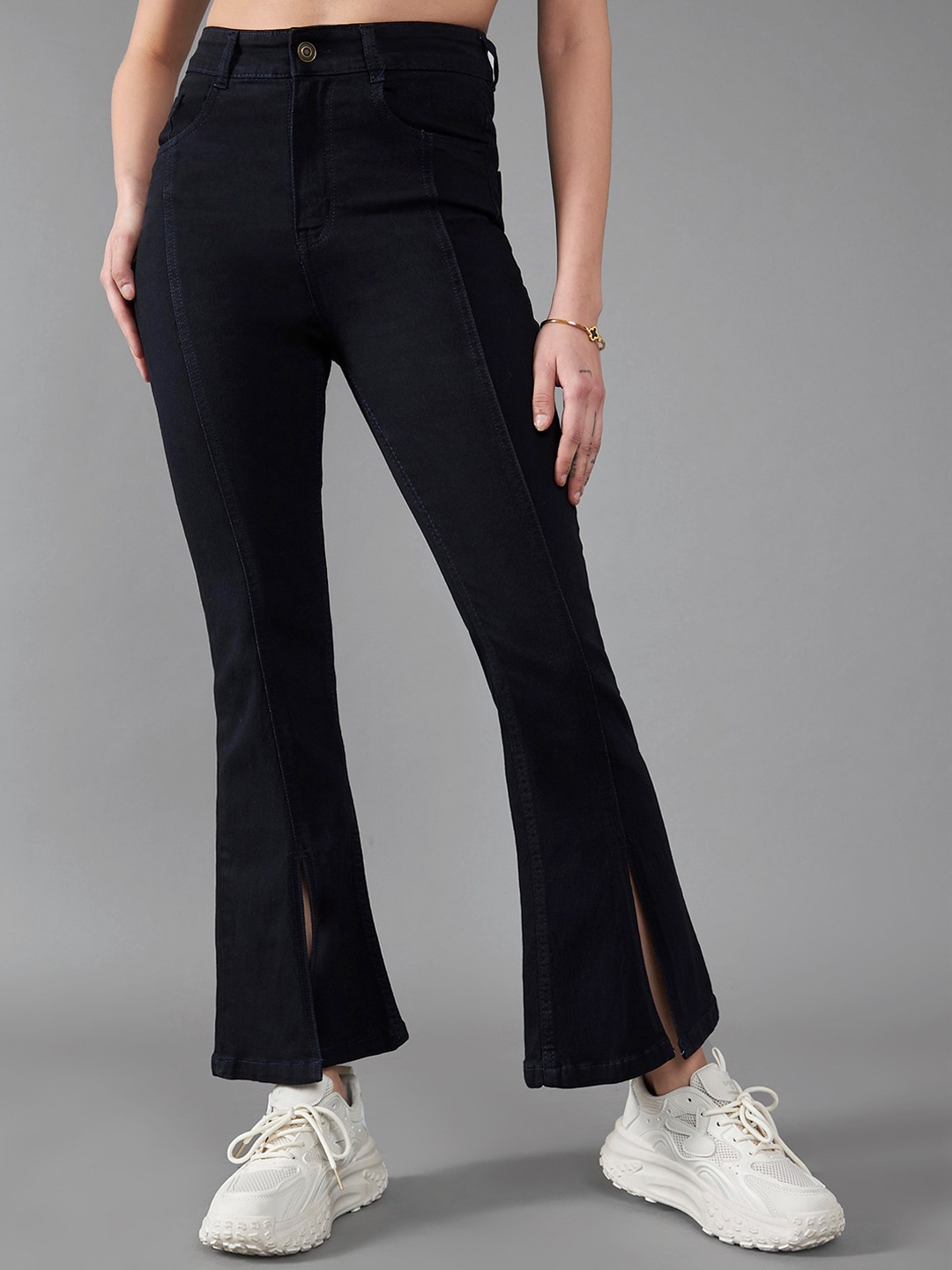 DOLCE CRUDO Women Stinging Scorpion Black Bootcut High-Rise Slitted Stretchable Jeans
DOLCE CRUDO Women Stinging Scorpion Black Bootcut High-Rise Slitted Stretchable Jeans