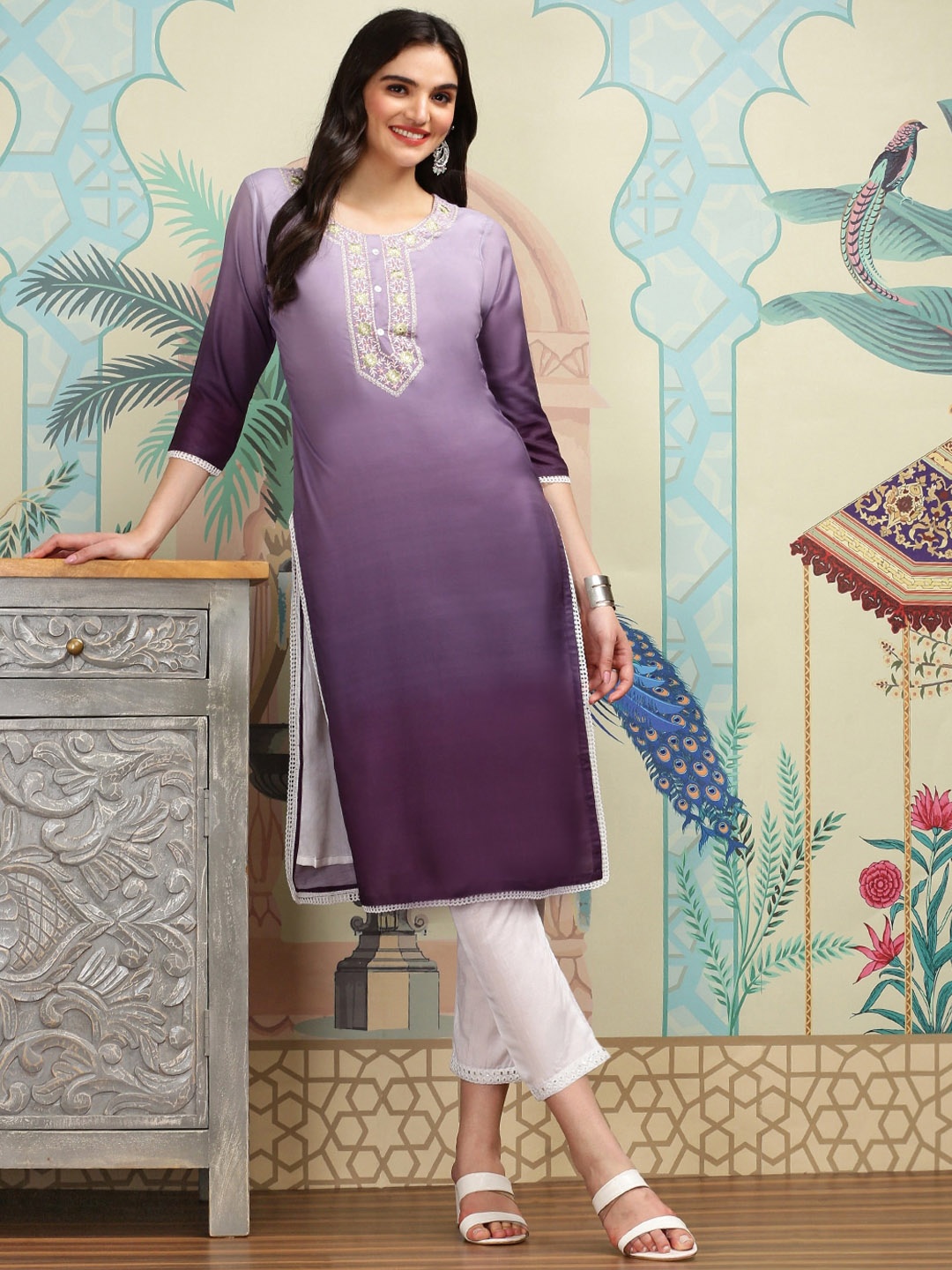 Ishin White Ombre Dyed Floral Yoke Design Regular Thread Work Straight Kurta With Trousers
Ishin White Ombre Dyed Floral Yoke Design Regular Thread Work Straight Kurta With Trousers