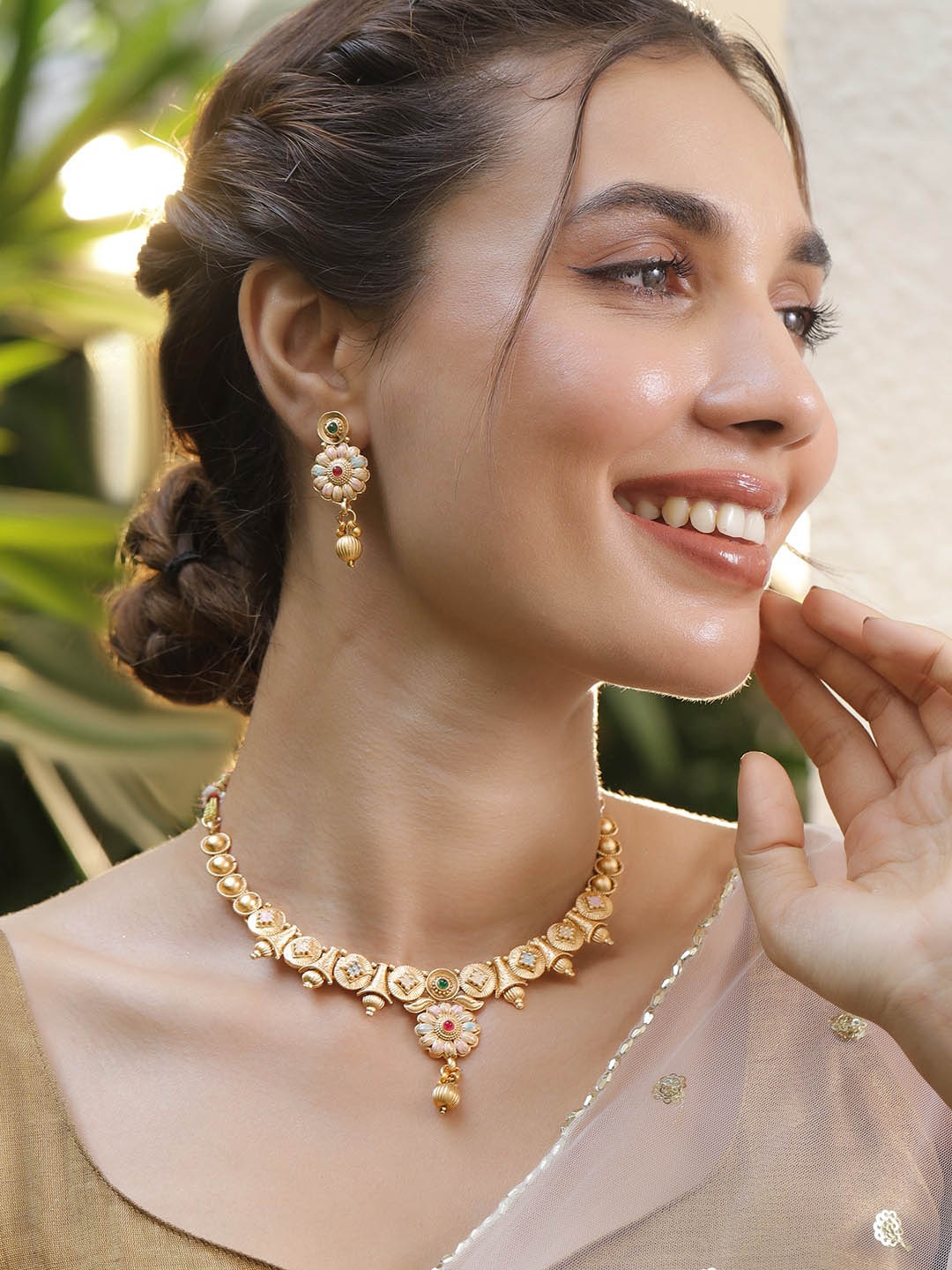 Rubans Luxury 22KT Gold Plated Brass Red and Green Stone Studded Floral Jewellery Set
Rubans Luxury 22KT Gold Plated Brass Red and Green Stone Studded Floral Jewellery Set