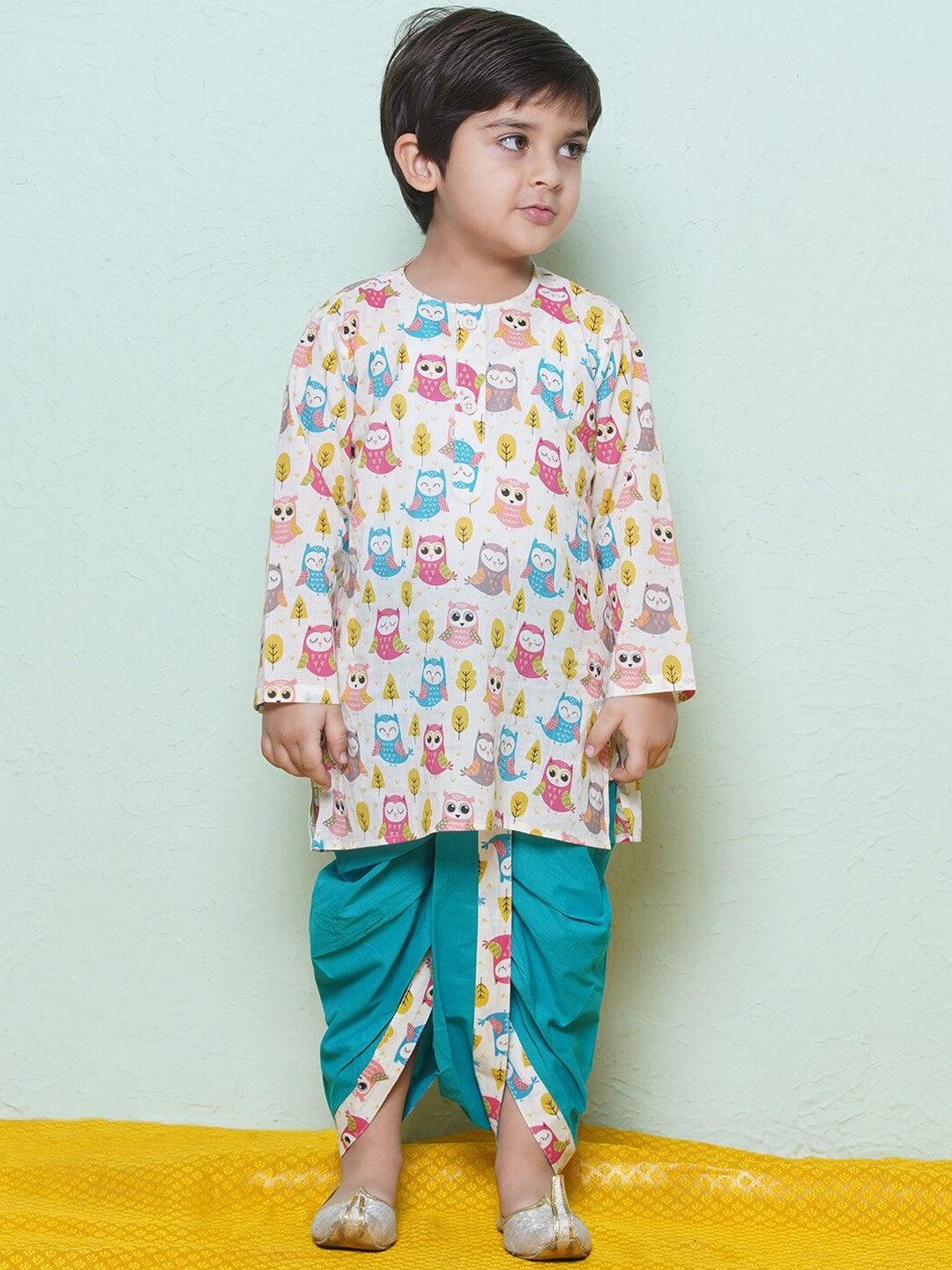 Aj DEZInES Boys Animal Printed Round Neck Long Sleeves Pure Cotton Kurta with Dhoti Pants, Teal
Aj DEZInES Boys Animal Printed Round Neck Long Sleeves Pure Cotton Kurta with Dhoti Pants, Teal