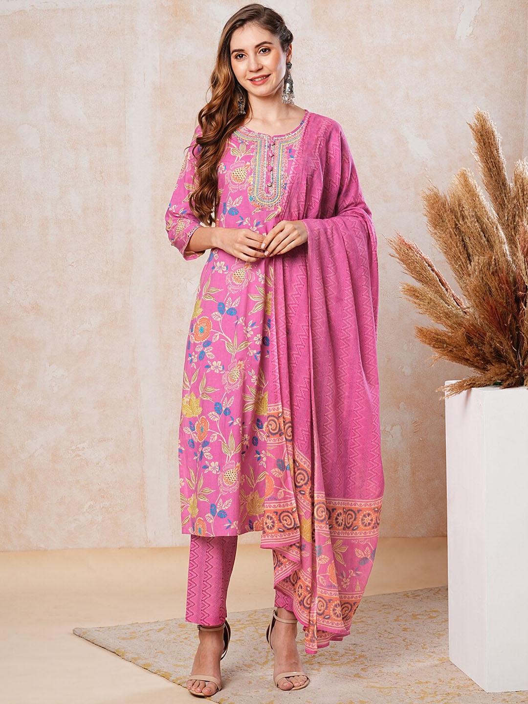 FASHOR Floral Printed Regular Thread Work Pure Cotton Kurta with Trousers & Dupatta, Pink
FASHOR Floral Printed Regular Thread Work Pure Cotton Kurta with Trousers & Dupatta, Pink