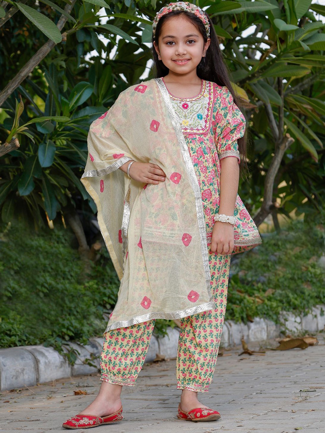 Stuffie Land Girls Ethnic Motifs Printed Regular Mirror Work Pure Cotton Kurta Set, Pink
Stuffie Land Girls Ethnic Motifs Printed Regular Mirror Work Pure Cotton Kurta Set, Pink