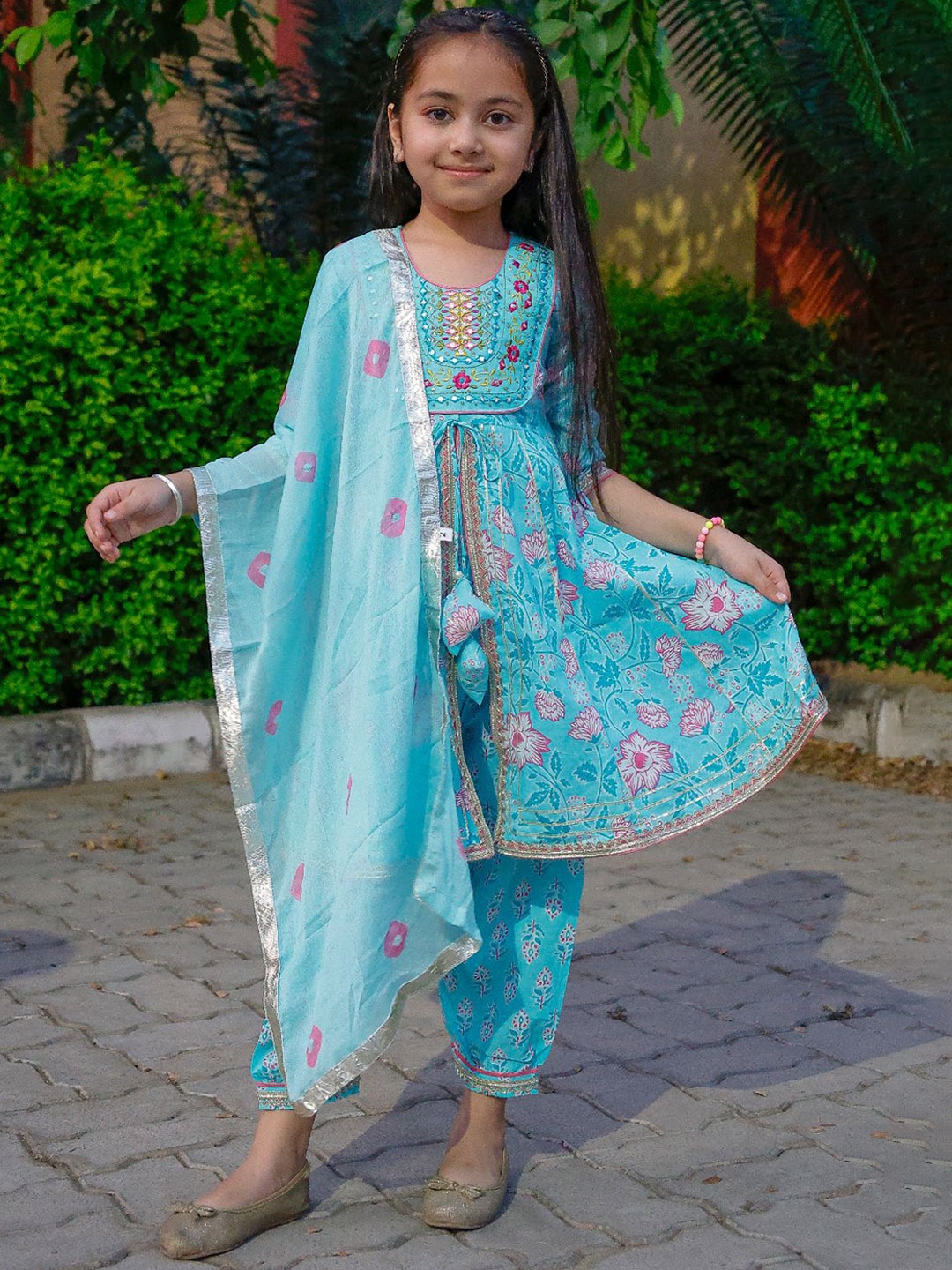 Stuffie Land Girls Ethnic Motifs Printed Empire Mirror Work Pure Cotton Kurta Set, Blue
Stuffie Land Girls Ethnic Motifs Printed Empire Mirror Work Pure Cotton Kurta Set, Blue