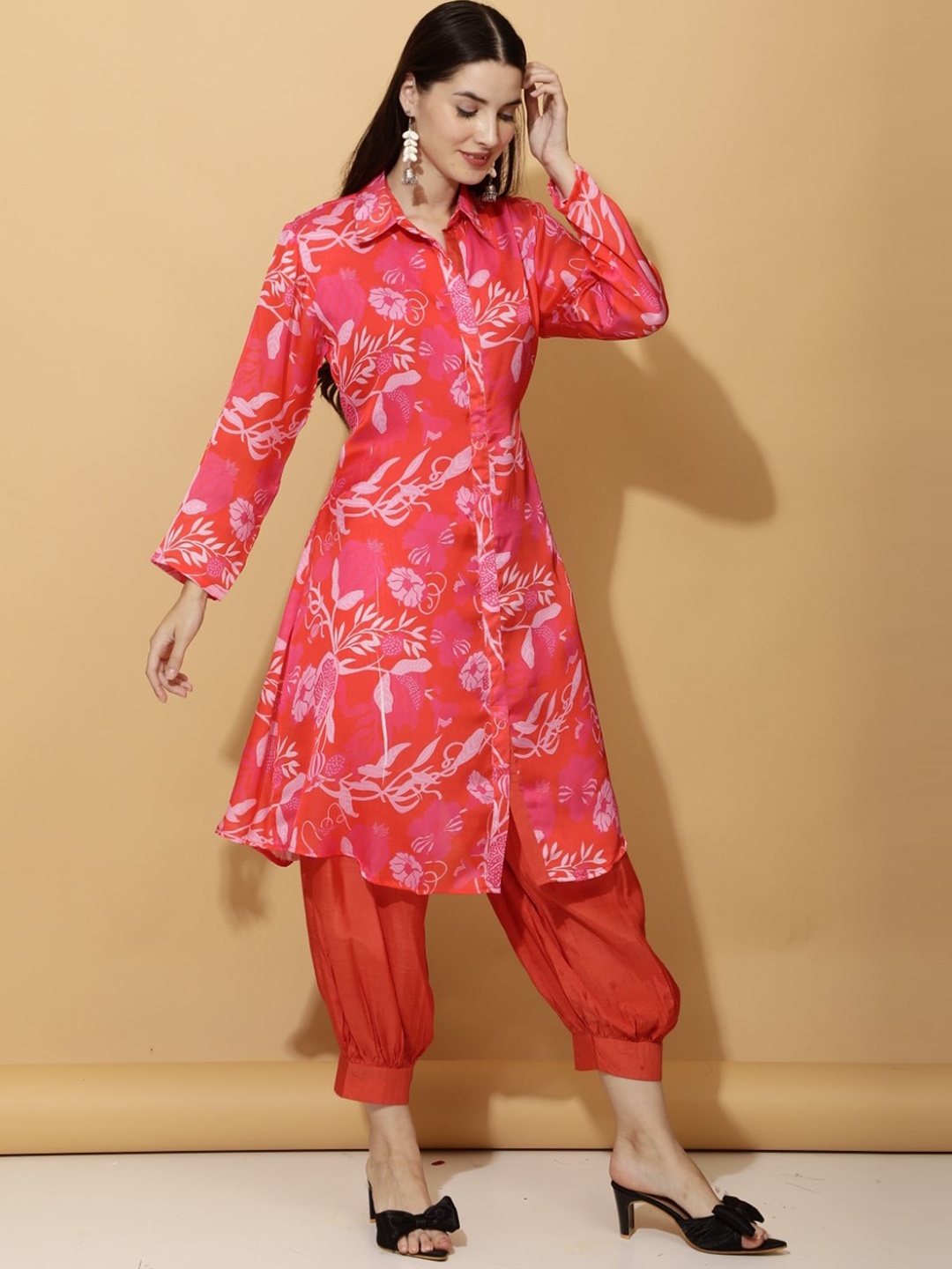 Laalzari Floral Printed Shirt Collar Long Sleeves Pure Silk Tunic & Trousers, Red
Laalzari Floral Printed Shirt Collar Long Sleeves Pure Silk Tunic & Trousers, Red
