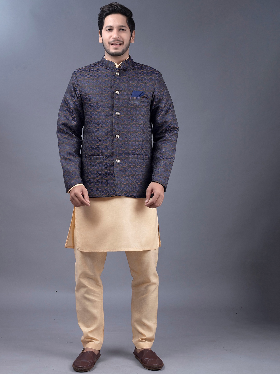 amzira Self Design Mandarin Collar Pure Cotton Straight Kurta With Trouser & Jacket, Cream
amzira Self Design Mandarin Collar Pure Cotton Straight Kurta With Trouser & Jacket, Cream