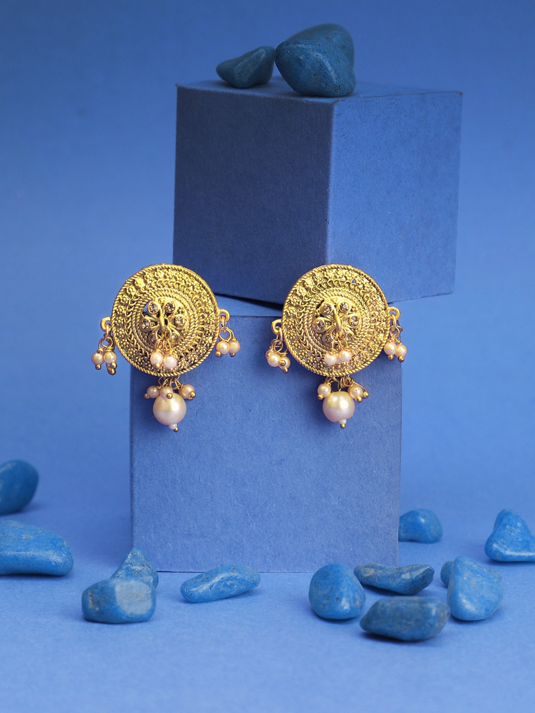 Adwitiya Collection Gold Plated Stones Studded & Beads Beaded Classic Studs Earrings
Adwitiya Collection Gold Plated Stones Studded & Beads Beaded Classic Studs Earrings