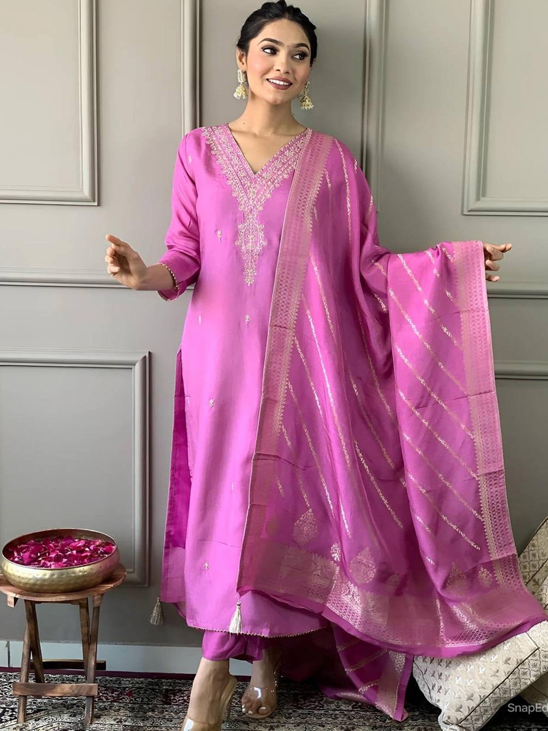 Momina Fashion Floral Embroidered Straight Chanderi Silk Kurta With Trousers & Dupatta, Pink
Momina Fashion Floral Embroidered Straight Chanderi Silk Kurta With Trousers & Dupatta, Pink