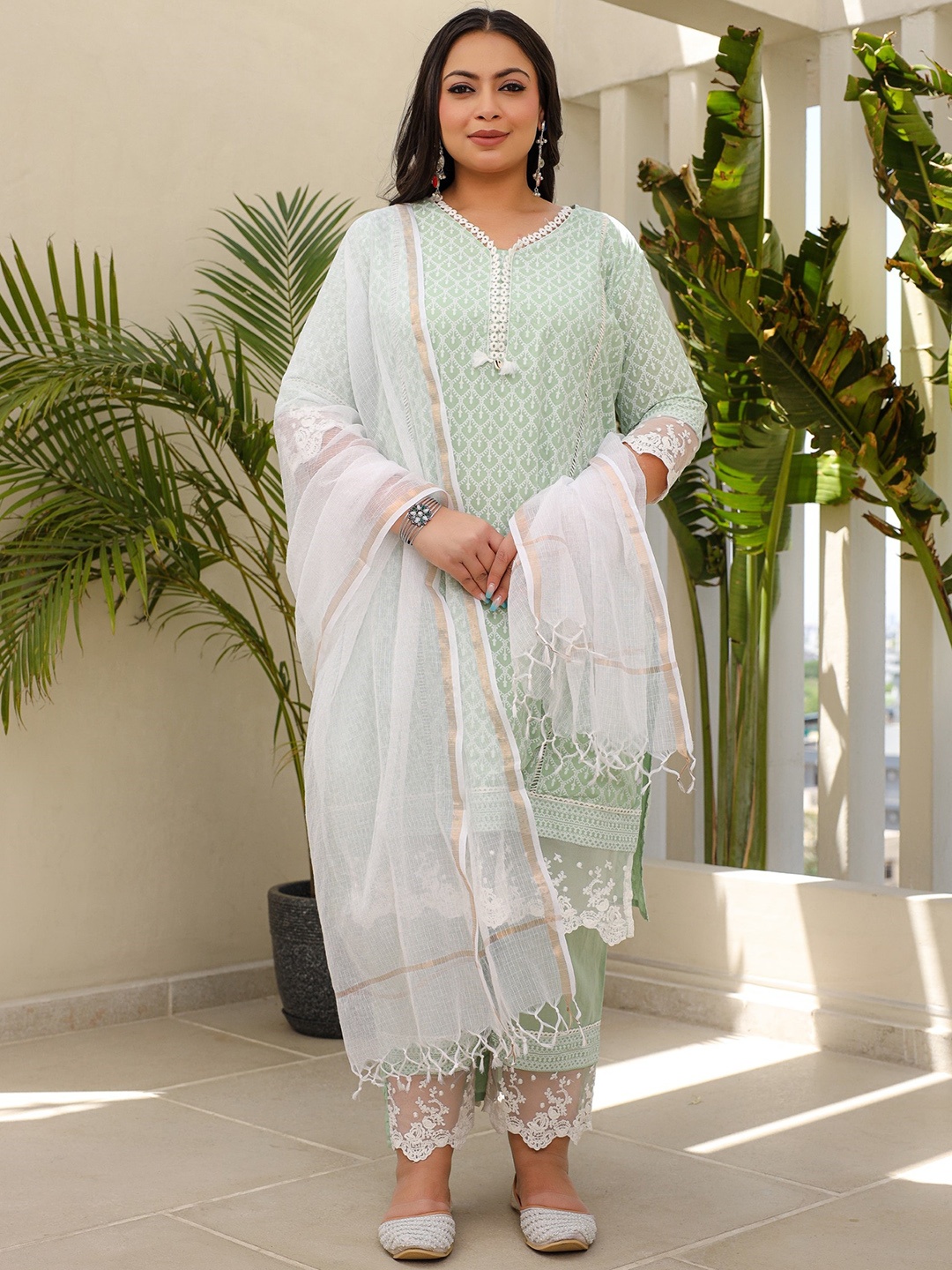 Juniper Plus Size Ethnic Motifs Printed V-Neck Three-Quarter Sleeves Pure Cotton Kurta Set, Green
Juniper Plus Size Ethnic Motifs Printed V-Neck Three-Quarter Sleeves Pure Cotton Kurta Set, Green