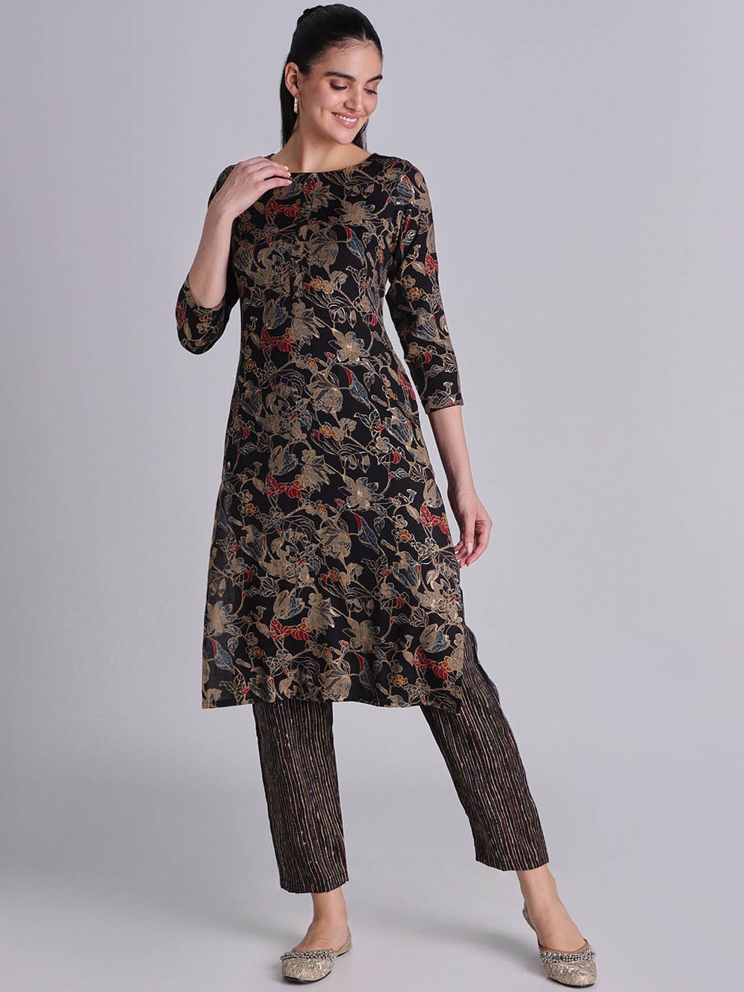 House Of Dharaa Floral Printed Regular Pure Cotton Straight Kurta with Trousers, Black
House Of Dharaa Floral Printed Regular Pure Cotton Straight Kurta with Trousers, Black