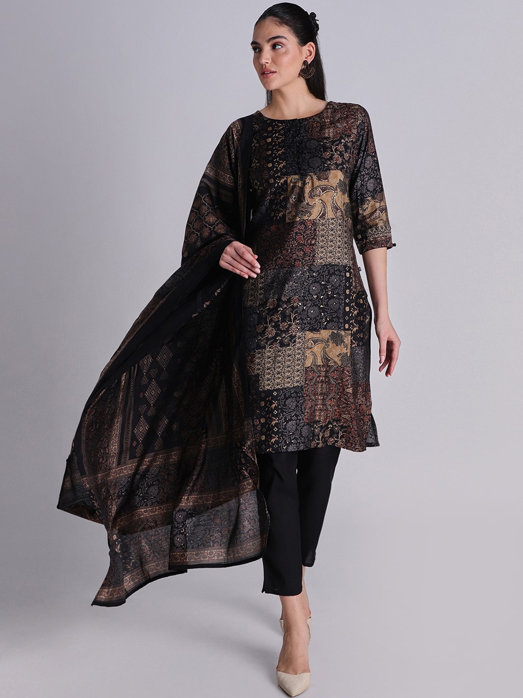 House Of Dharaa Ethnic Motifs Printed Regular Straight Kurta with Trousers & Dupatta, Black
House Of Dharaa Ethnic Motifs Printed Regular Straight Kurta with Trousers & Dupatta, Black