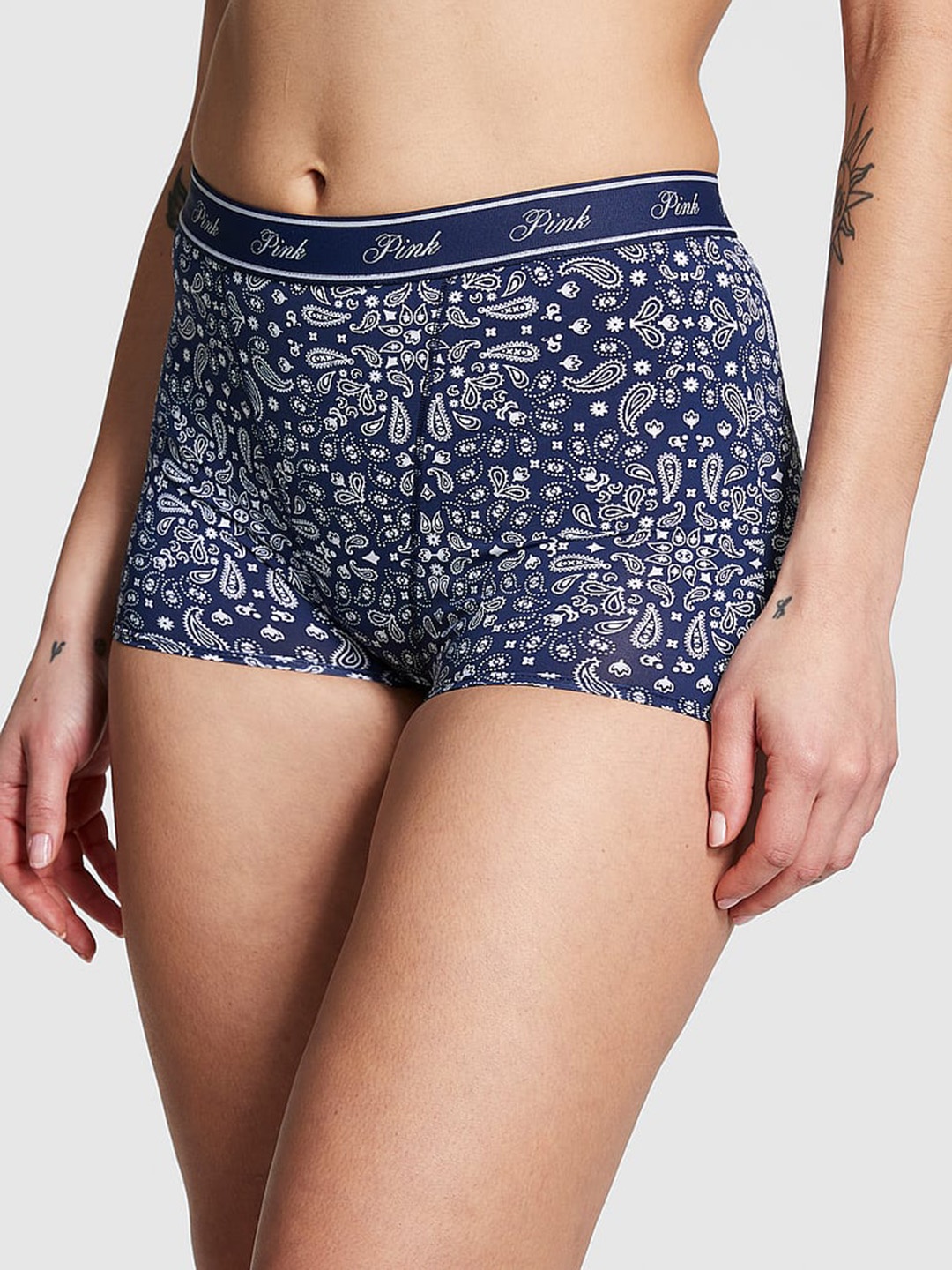 Victoria's Secret PINK Conversational Printed High-Waist Boy Shorts Briefs, Navy blue
Victoria's Secret PINK Conversational Printed High-Waist Boy Shorts Briefs, Navy blue