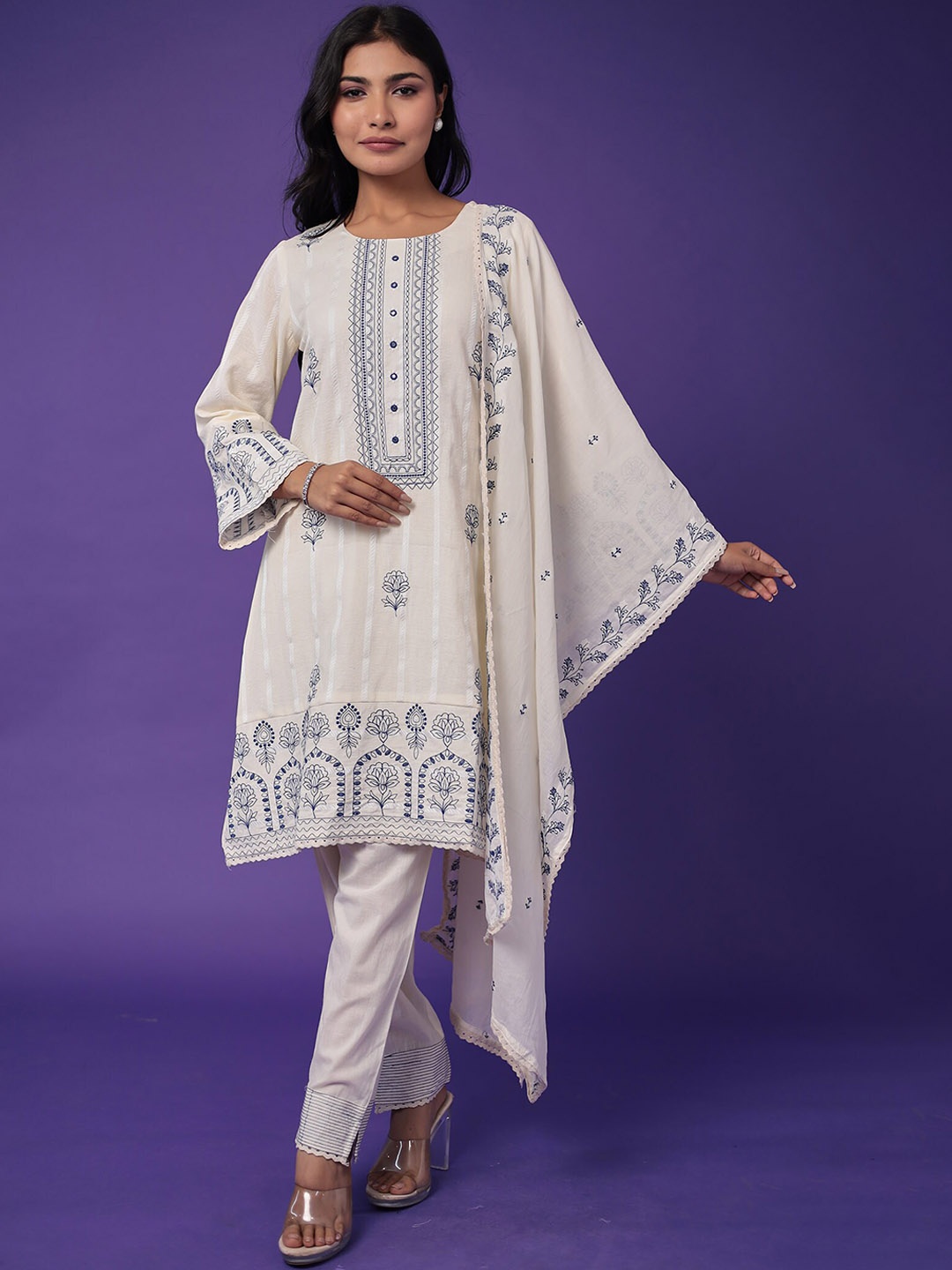 ZARI Floral Embroidered Regular Pure Cotton Kurta with Trousers & With Dupatta, Cream
ZARI Floral Embroidered Regular Pure Cotton Kurta with Trousers & With Dupatta, Cream