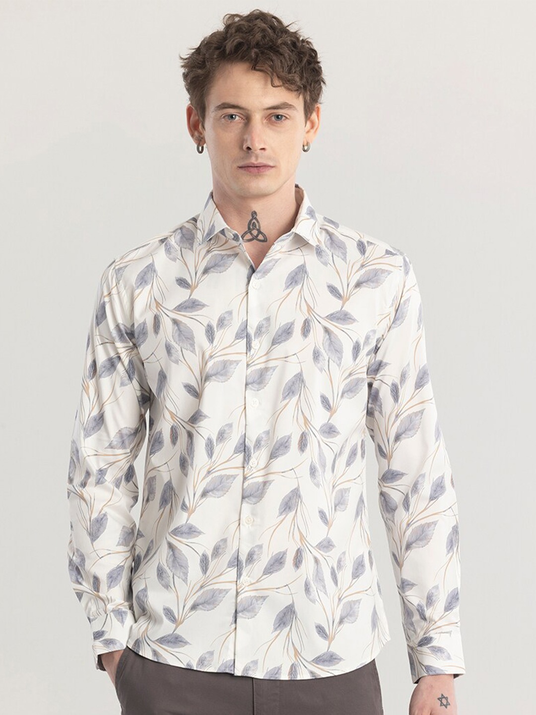 Snitch Straight Slim Fit Printed Spread Collar Long Sleeves Cotton Casual Shirt, Off white
Snitch Straight Slim Fit Printed Spread Collar Long Sleeves Cotton Casual Shirt, Off white