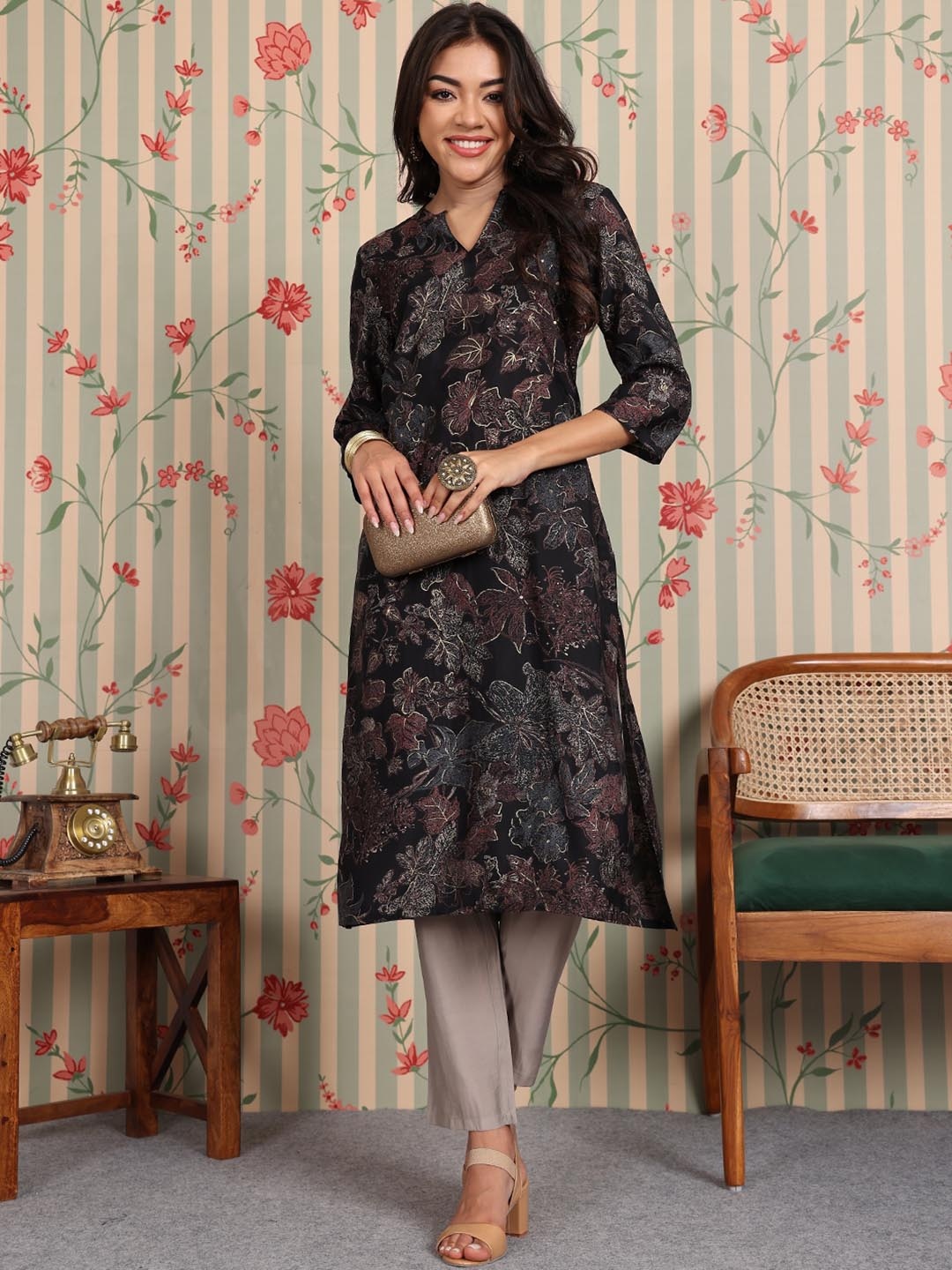 Ode by House of Pataudi Floral Printed Regular Chanderi Silk Kurta with Trouser, Black
Ode by House of Pataudi Floral Printed Regular Chanderi Silk Kurta with Trouser, Black
