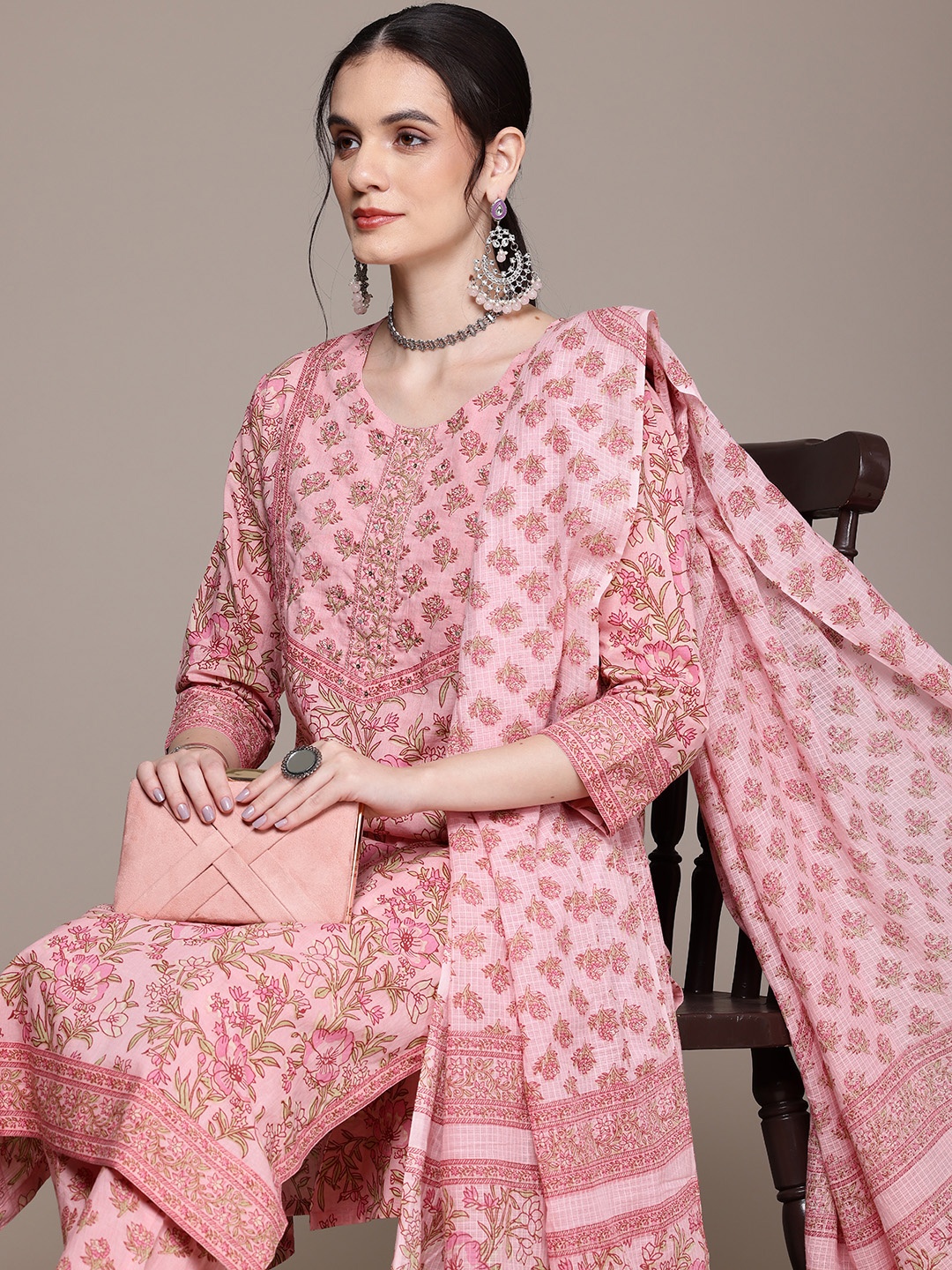 Readiprint Women Floral Printed Regular Aari Work Pure Cotton Kurta with Trousers & With Dupatta, Pink
Readiprint Women Floral Printed Regular Aari Work Pure Cotton Kurta with Trousers & With Dupatta, Pink