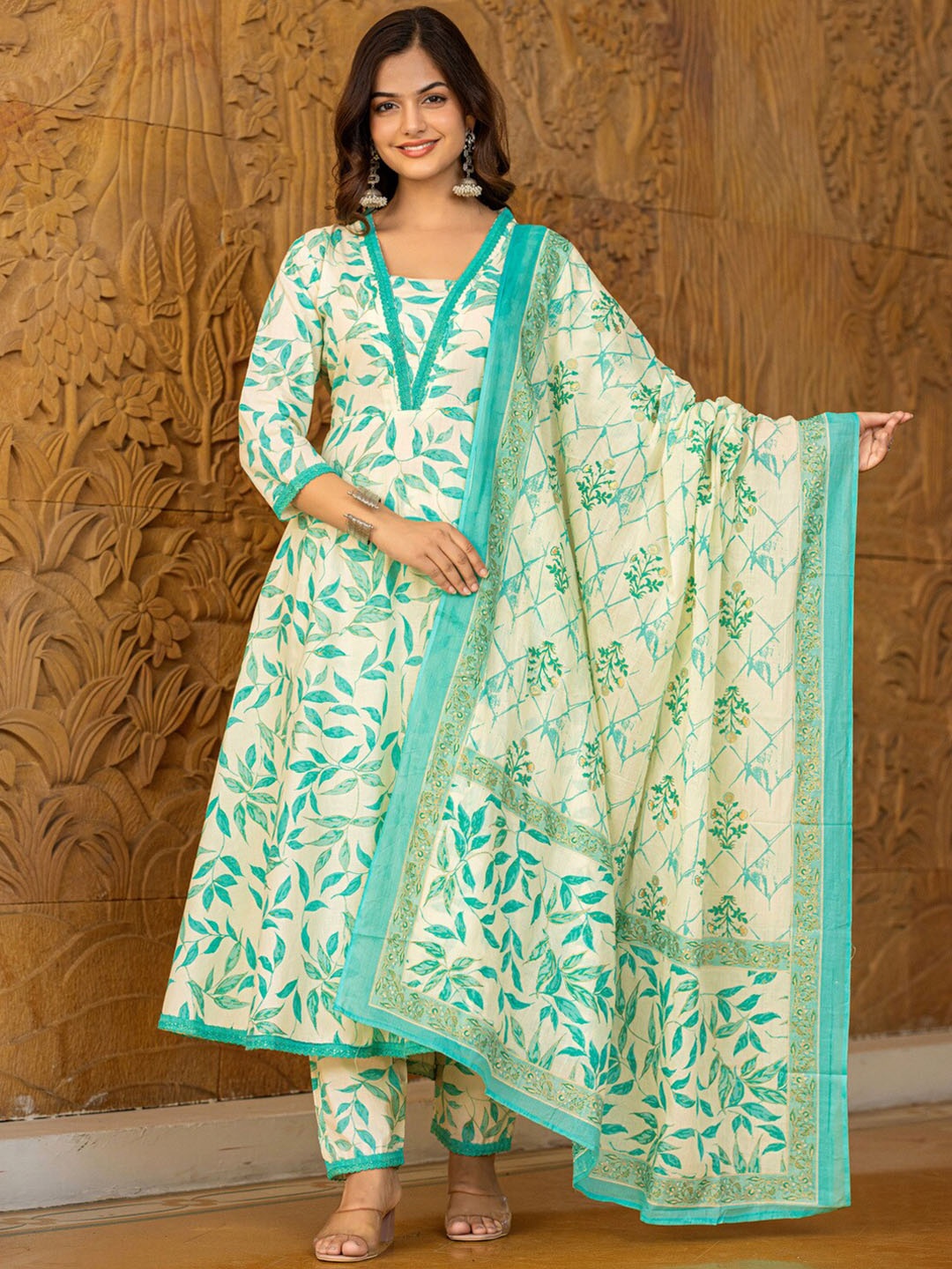KALINI Floral Printed Regular Pure Cotton Kurta with Palazzo & Dupatta, Turquoise blue
KALINI Floral Printed Regular Pure Cotton Kurta with Palazzo & Dupatta, Turquoise blue