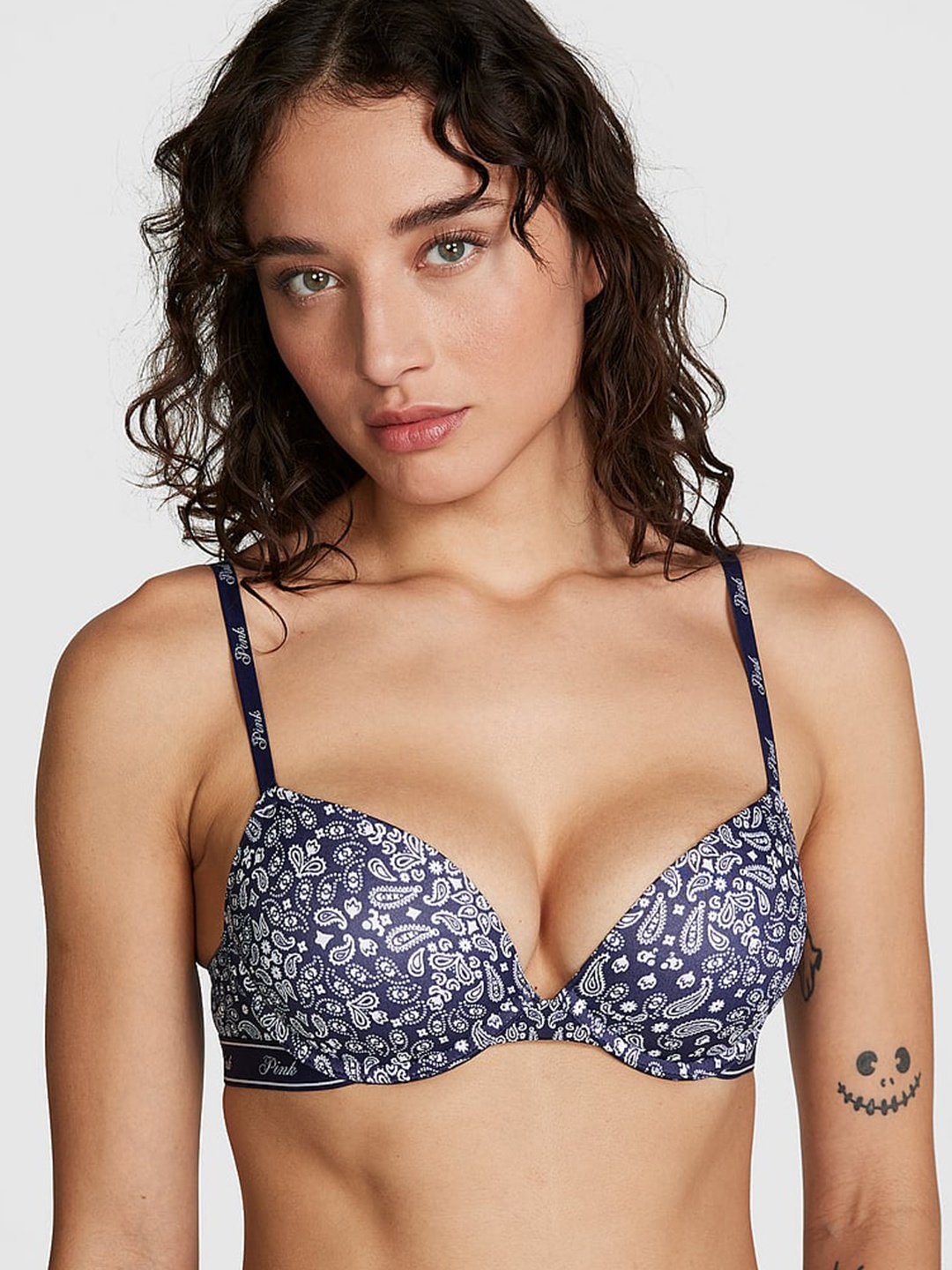 Victoria's Secret PINK Wear Everywhere Printed Push-Up Bra With All Day Comfort, Navy blue
Victoria's Secret PINK Wear Everywhere Printed Push-Up Bra With All Day Comfort, Navy blue