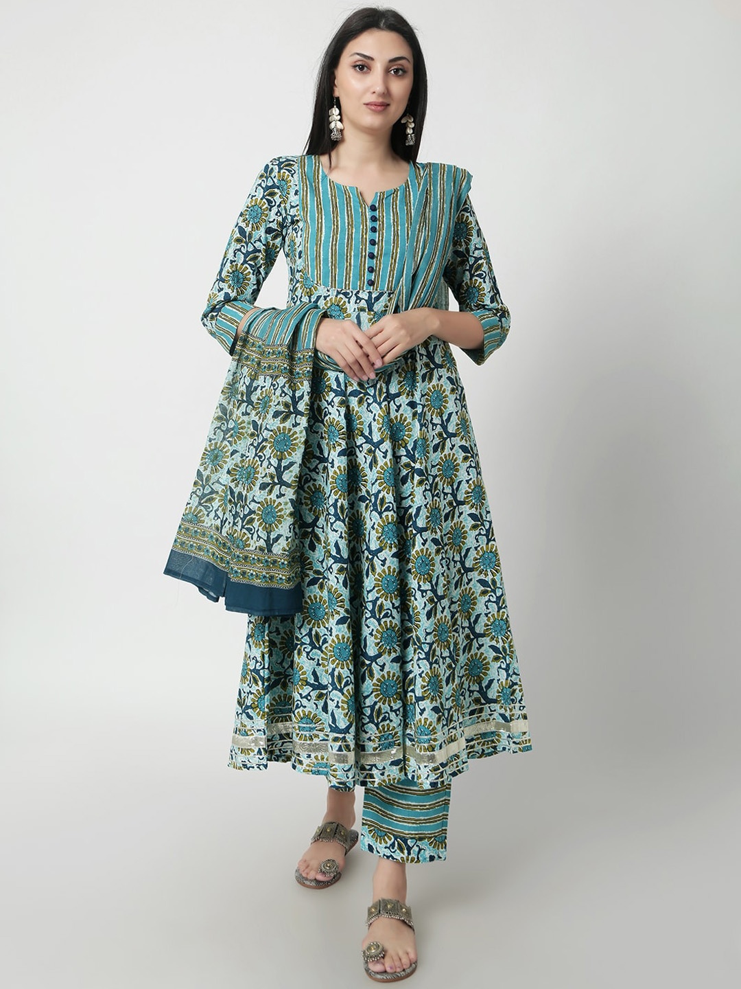 JANAKDULARI CREATION Floral Printed Regular Gotta Patti Pure Cotton A-Line Kurta Set, Blue
JANAKDULARI CREATION Floral Printed Regular Gotta Patti Pure Cotton A-Line Kurta Set, Blue