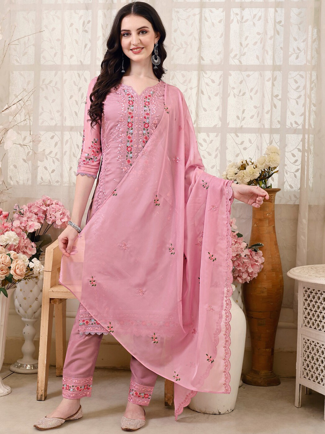 KALINI Ethnic Motifs Embroidered Regular Thread Work Kurta with Trouser & Dupatta, Pink
KALINI Ethnic Motifs Embroidered Regular Thread Work Kurta with Trouser & Dupatta, Pink