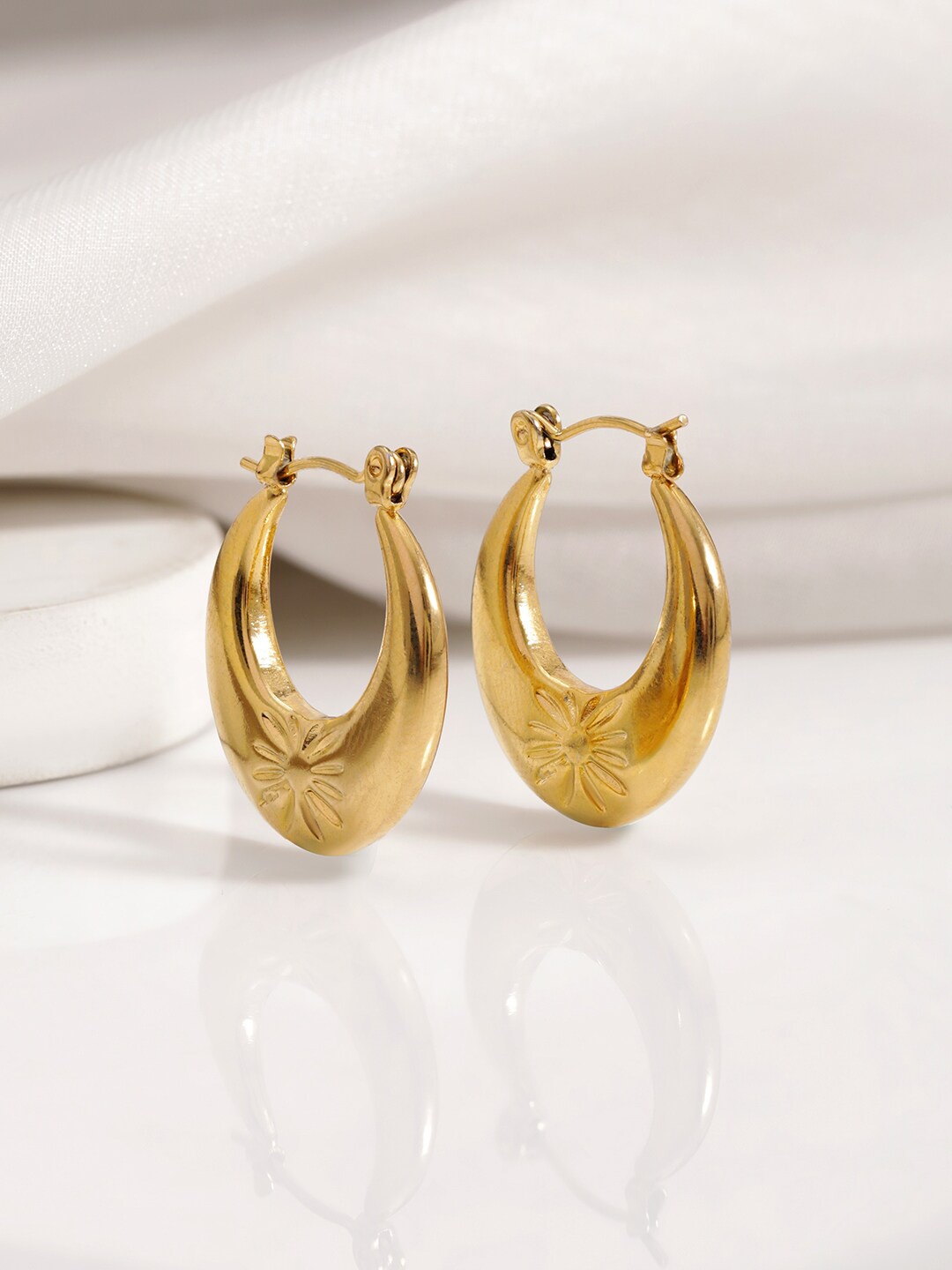 Rubans 18KT Gold Plated Stainless Steel Tarnish Free Waterproof Demi-Fine Hoop Earrings
Rubans 18KT Gold Plated Stainless Steel Tarnish Free Waterproof Demi-Fine Hoop Earrings