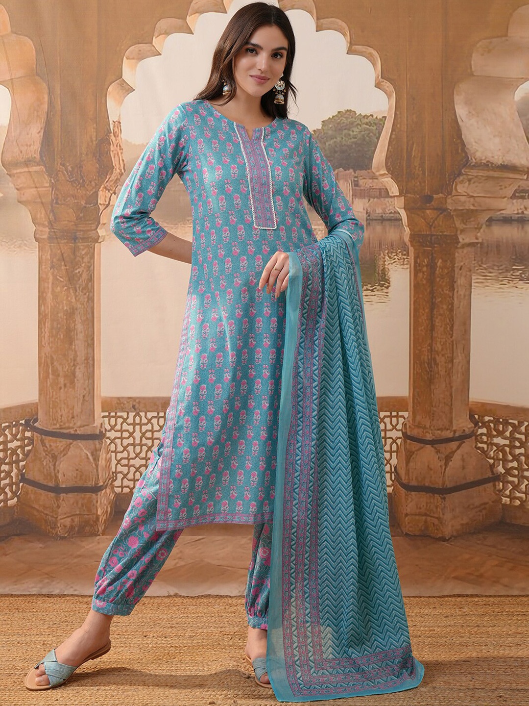 Vishudh Blue Floral Printed Regular Pure Cotton Straight Kurta with Trousers & Dupatta
Vishudh Blue Floral Printed Regular Pure Cotton Straight Kurta with Trousers & Dupatta