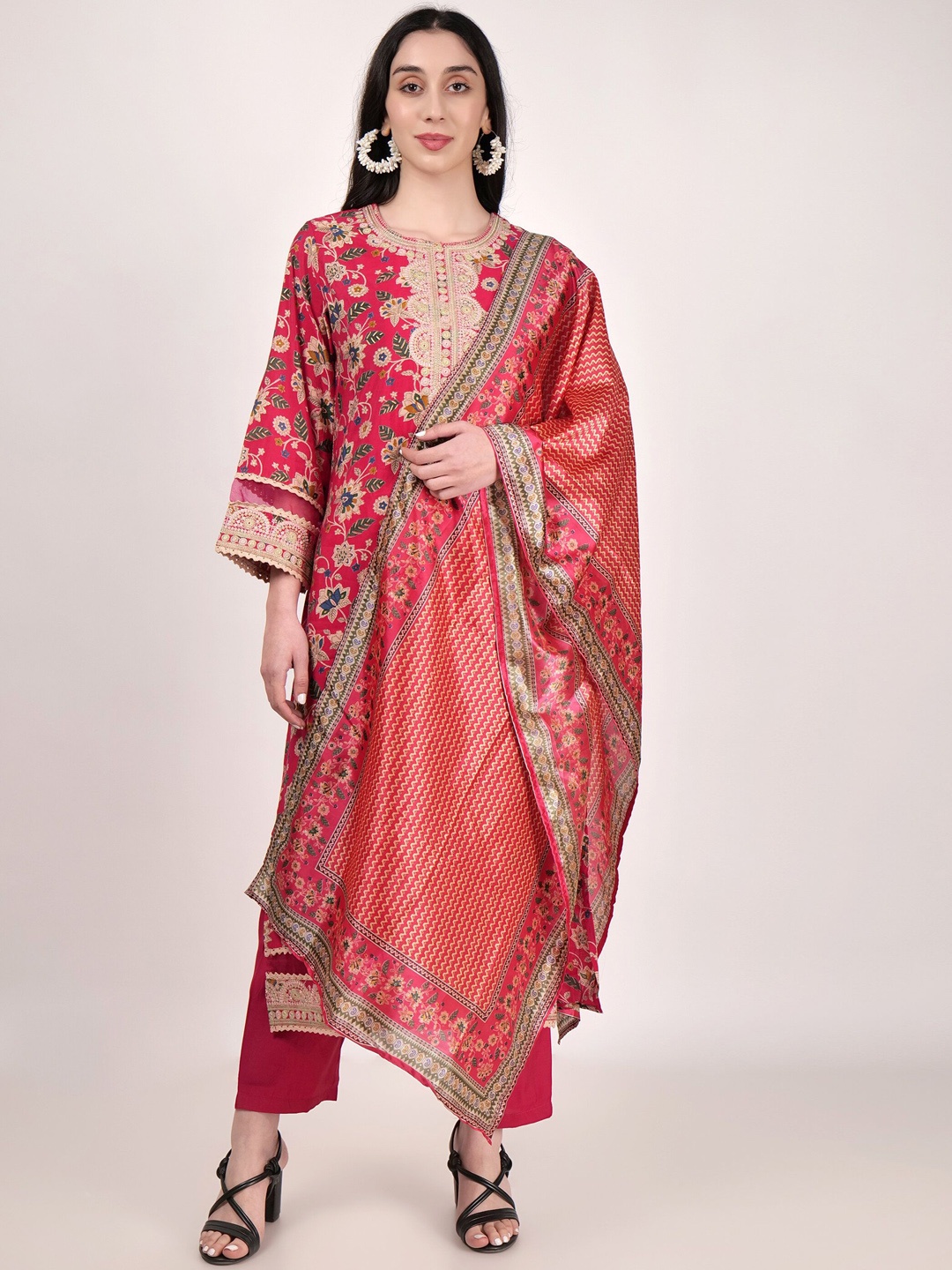 SHIWANGI COUTURE Floral Printed Pure Cotton Straight Kurta with Trousers & Dupatta, Pink
SHIWANGI COUTURE Floral Printed Pure Cotton Straight Kurta with Trousers & Dupatta, Pink