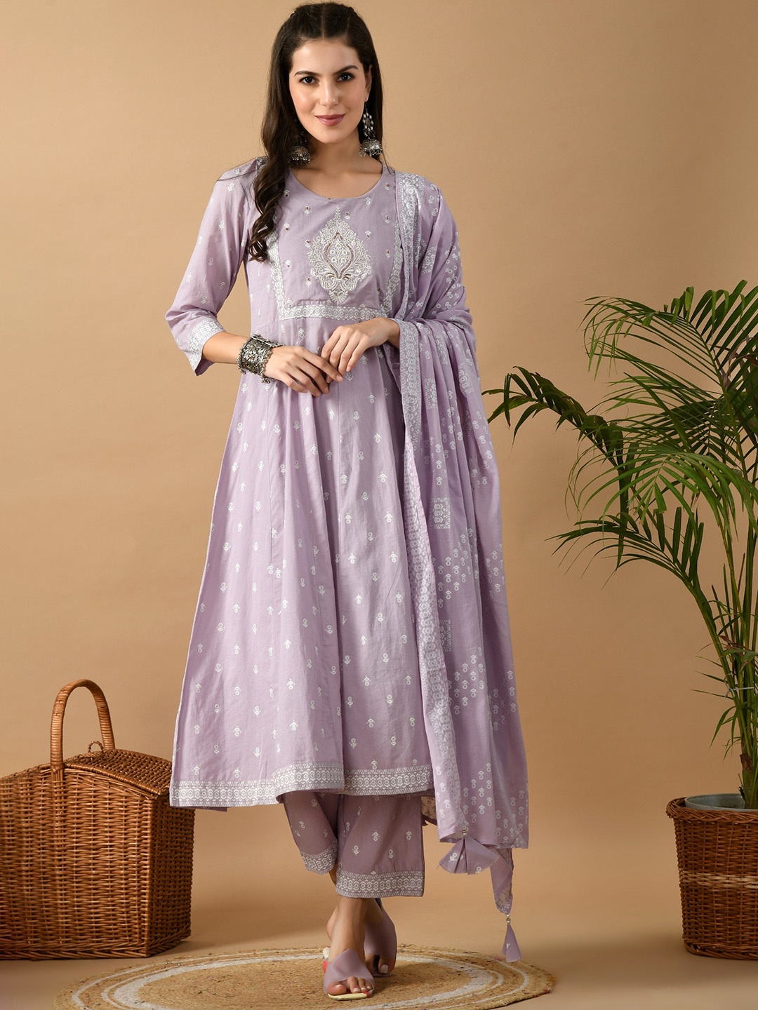 VINDYAVASINI Ethnic Motifs Embroidered Beads and Stones Kurta With Trousers & Dupatta, Lavender
VINDYAVASINI Ethnic Motifs Embroidered Beads and Stones Kurta With Trousers & Dupatta, Lavender