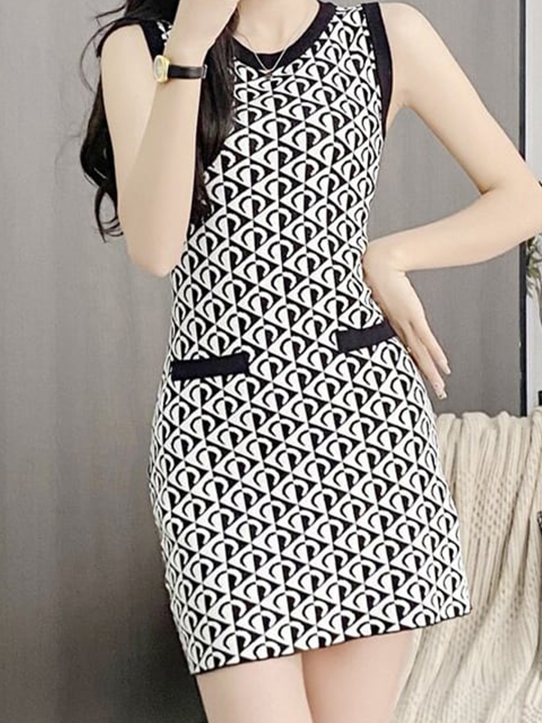 StyleCast x Revolte Geometric Printed Round Neck Sleeveless Sheath Mini Dress, Black
StyleCast x Revolte Geometric Printed Round Neck Sleeveless Sheath Mini Dress, Black