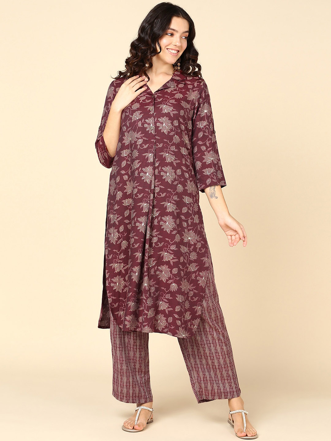 Shiv ali apparels Floral Printed Regular Three-Quarter Sleeves Kurta with Trousers, Maroon
Shiv ali apparels Floral Printed Regular Three-Quarter Sleeves Kurta with Trousers, Maroon