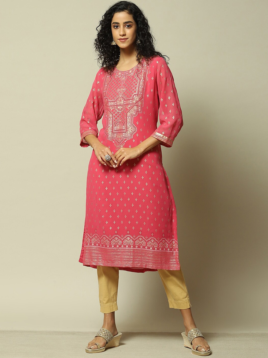 Rangriti Ethnic Motifs Printed Round Neck Three-Quarter Sleeves Straight Kurta, Pink
Rangriti Ethnic Motifs Printed Round Neck Three-Quarter Sleeves Straight Kurta, Pink