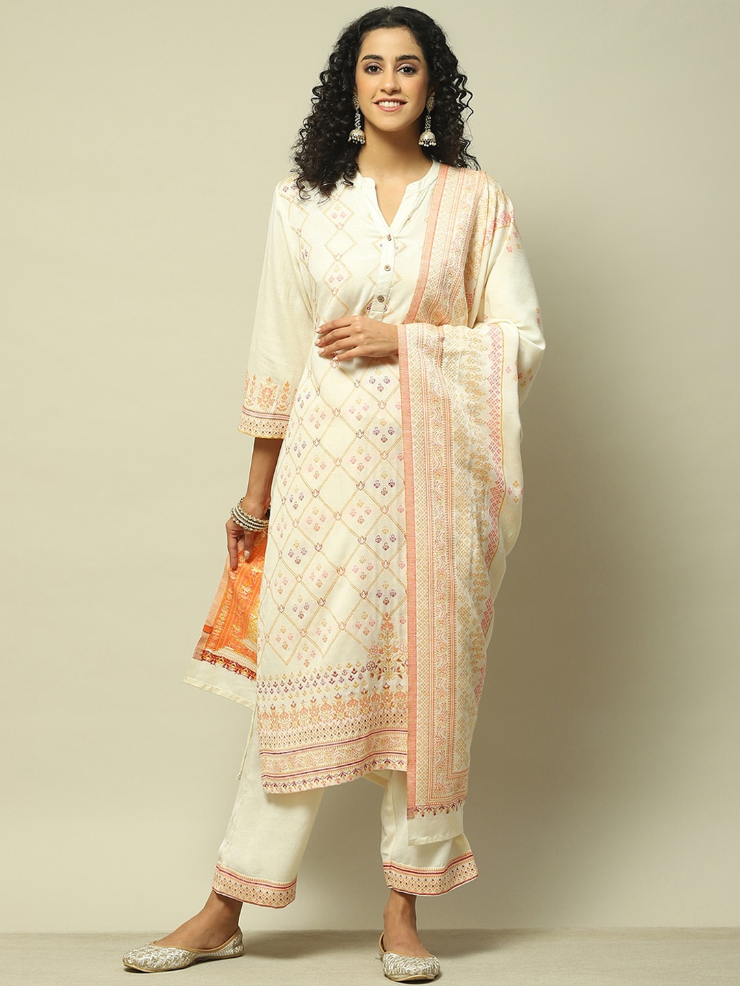 Rangriti Printed Band Collar Three-Quarter Sleeves Kurta with Palazzos & With Dupatta, Off white
Rangriti Printed Band Collar Three-Quarter Sleeves Kurta with Palazzos & With Dupatta, Off white