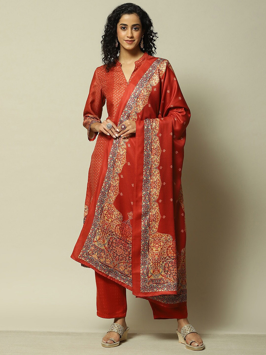 Rangriti Floral Printed Band Collar Regular Straight Kurta with Palazzos & Dupatta, Rust
Rangriti Floral Printed Band Collar Regular Straight Kurta with Palazzos & Dupatta, Rust