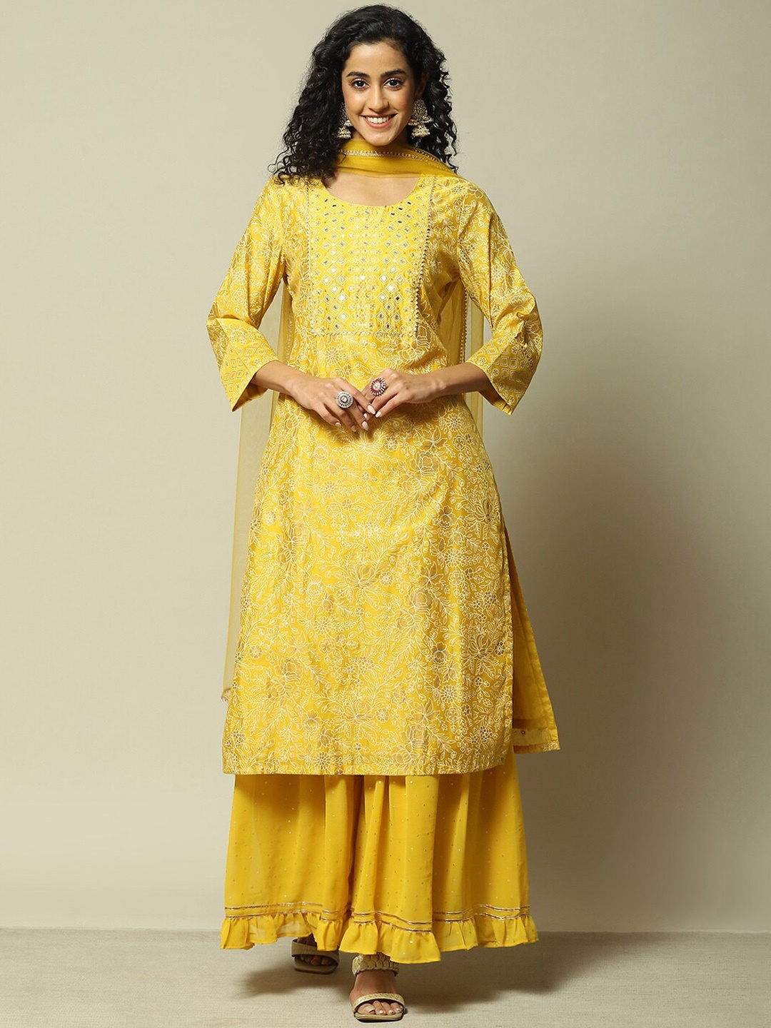 Rangriti Floral Printed Regular Beads and Stones Straight Kurta with Sharara & Dupatta, Yellow
Rangriti Floral Printed Regular Beads and Stones Straight Kurta with Sharara & Dupatta, Yellow