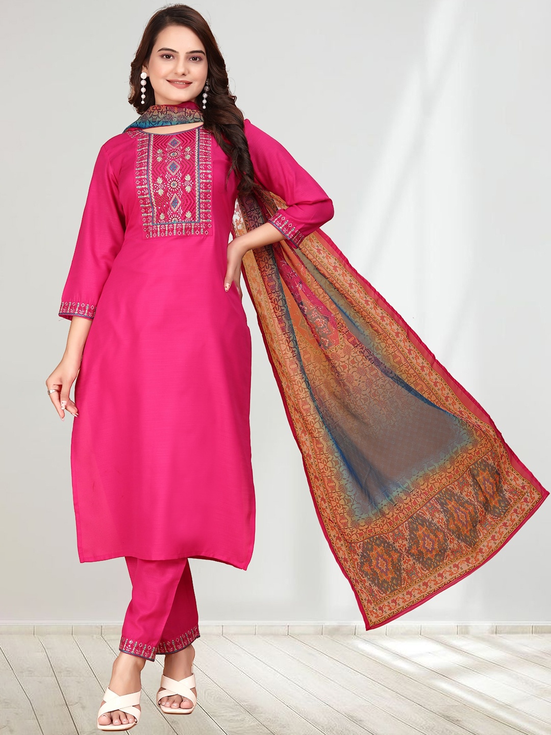 Anouk Ethnic Motifs Embroidered Regular Thread Work Straight Kurta With Trousers & Dupatta, Pink
Anouk Ethnic Motifs Embroidered Regular Thread Work Straight Kurta With Trousers & Dupatta, Pink