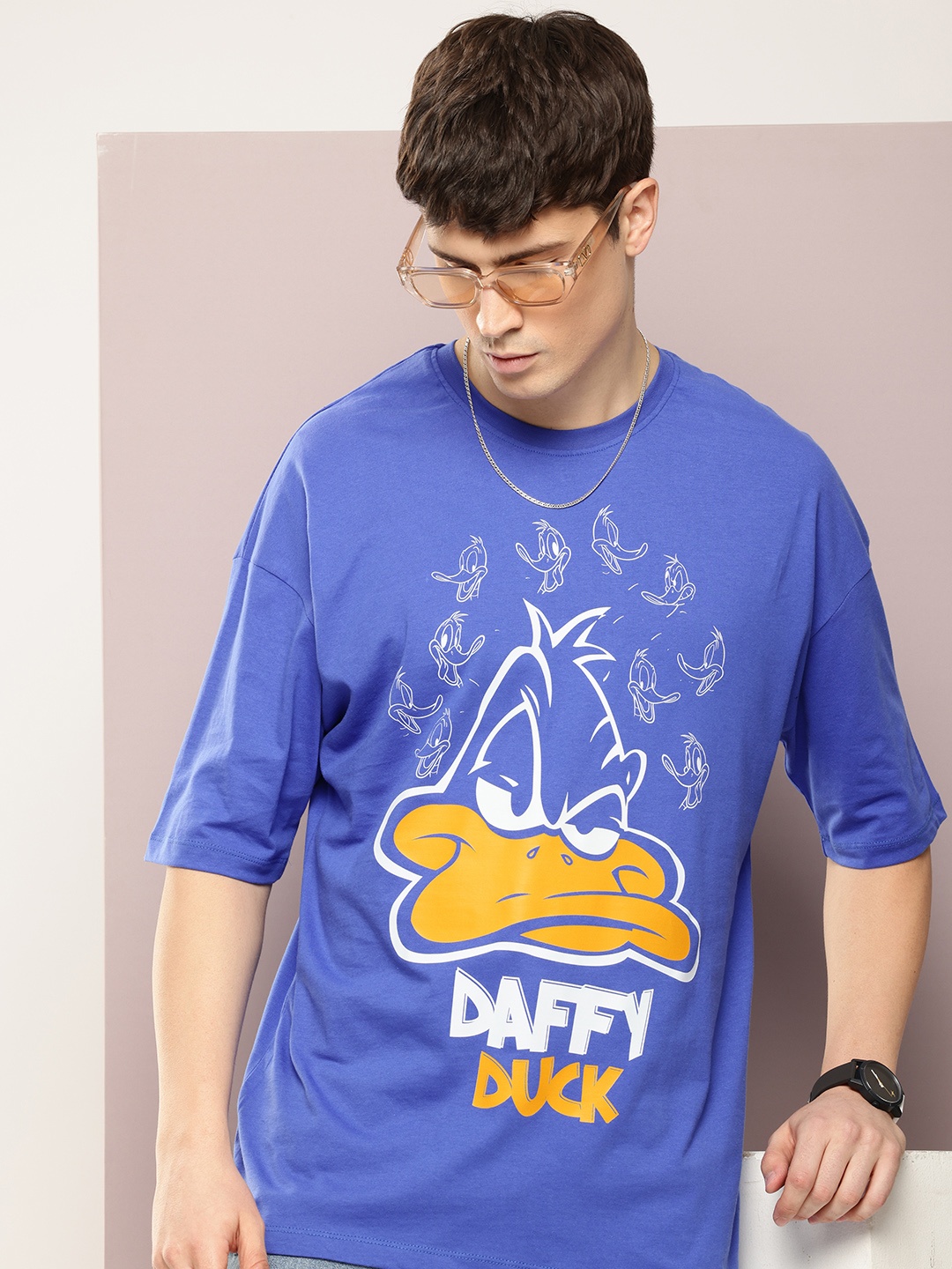 Kook N Keech Looney Tunes Men Graphic Printed Drop-Shoulder Sleeves Oversized T-shirt, Blue
Kook N Keech Looney Tunes Men Graphic Printed Drop-Shoulder Sleeves Oversized T-shirt, Blue
