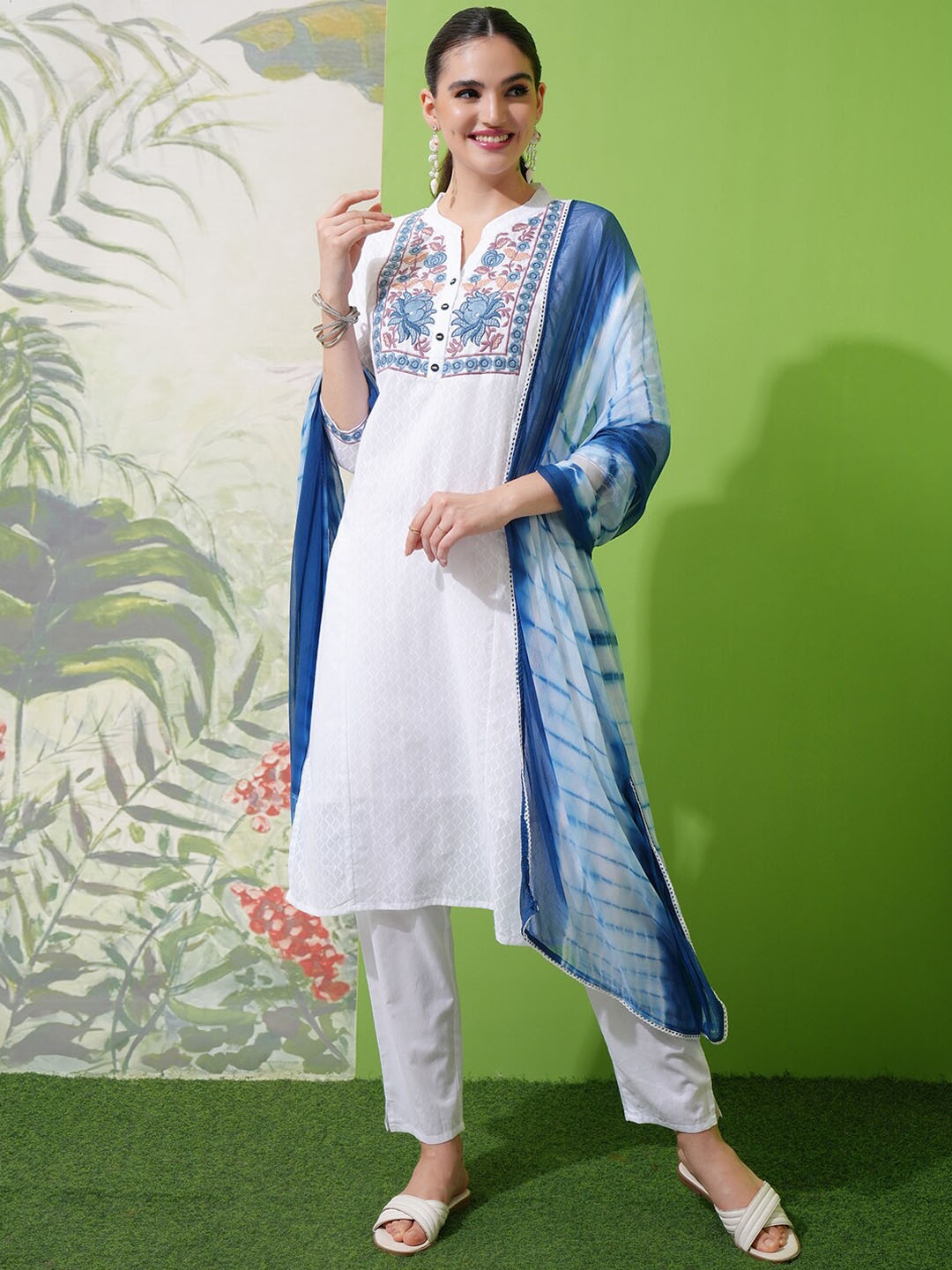 Vishudh Embroidered Regular Pure Cotton Kurta with Trousers & With Dupatta, White
Vishudh Embroidered Regular Pure Cotton Kurta with Trousers & With Dupatta, White