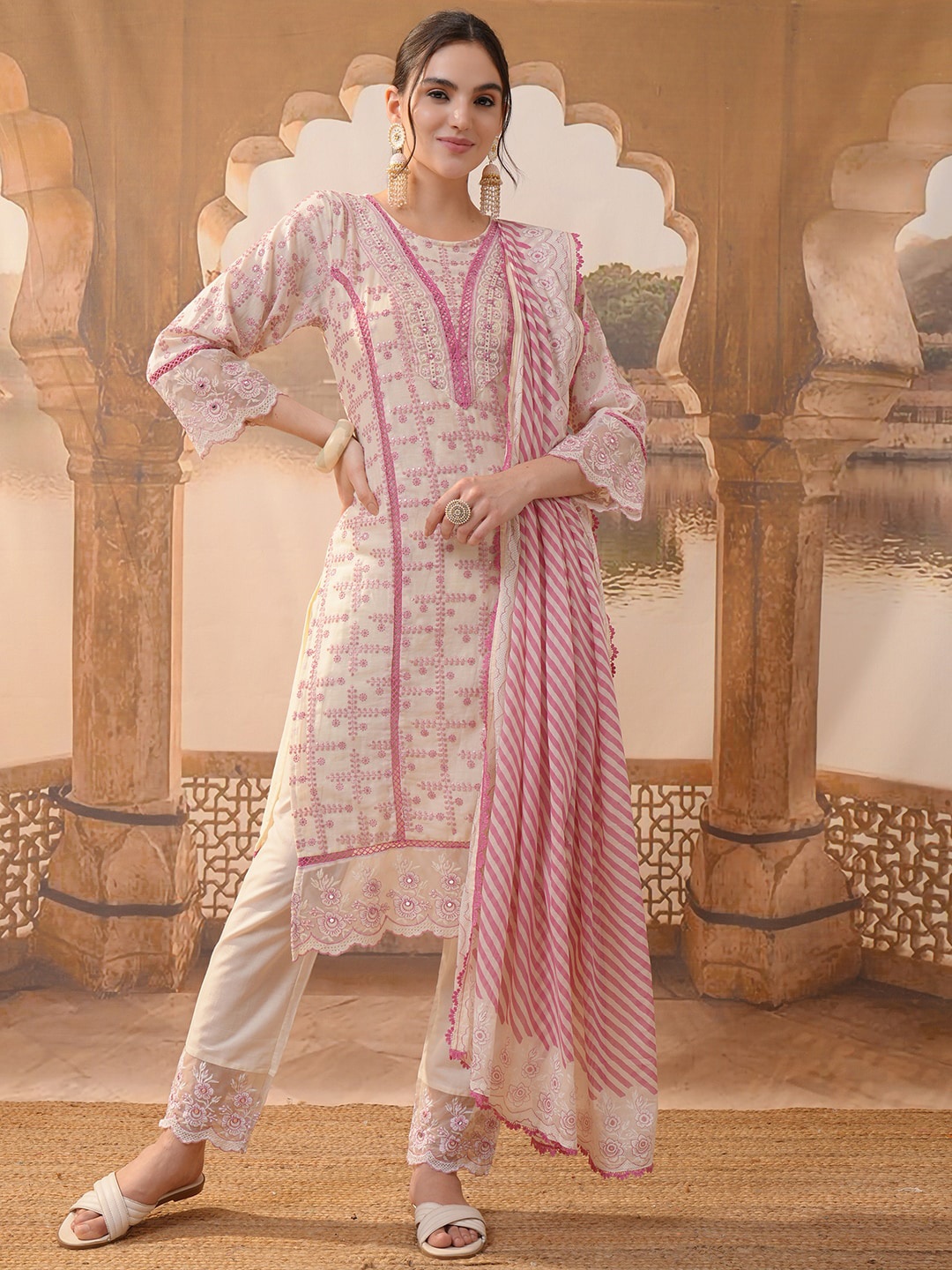 Vishudh Ethnic Motifs Embroidered Regular Pure Cotton Kurta with Trousers & With Dupatta, Pink
Vishudh Ethnic Motifs Embroidered Regular Pure Cotton Kurta with Trousers & With Dupatta, Pink