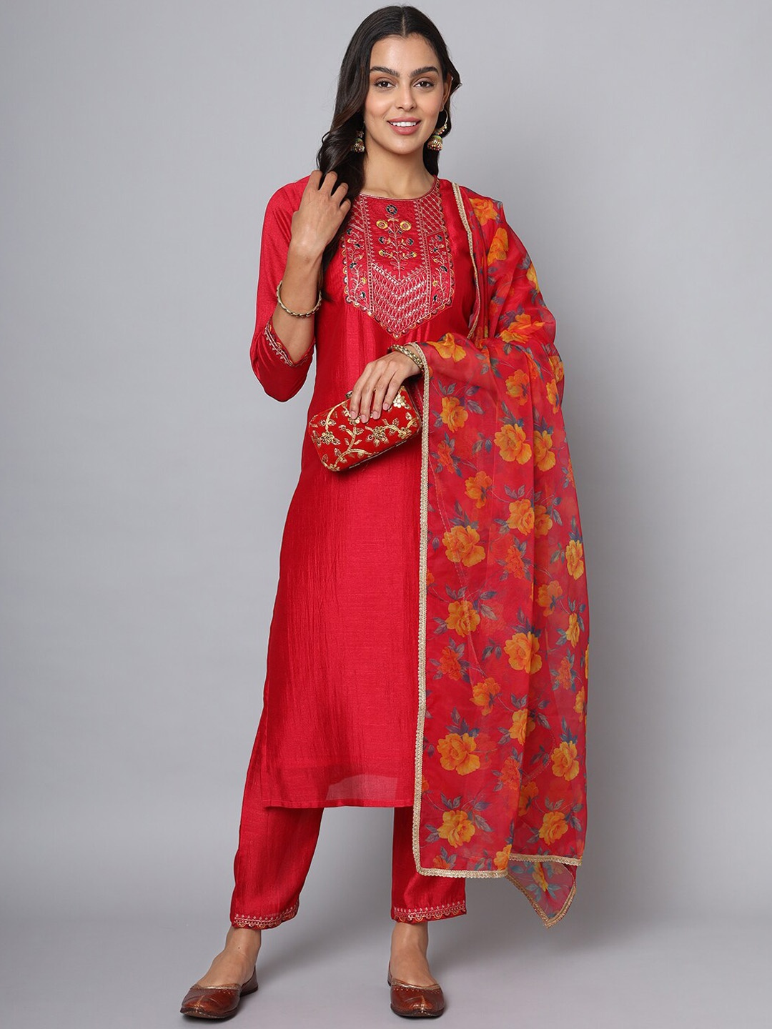 SUNDARNAARI Floral Yoke Design Round Neck Three-Quarter Sleeves Thread Work Kurta Set, Red
SUNDARNAARI Floral Yoke Design Round Neck Three-Quarter Sleeves Thread Work Kurta Set, Red