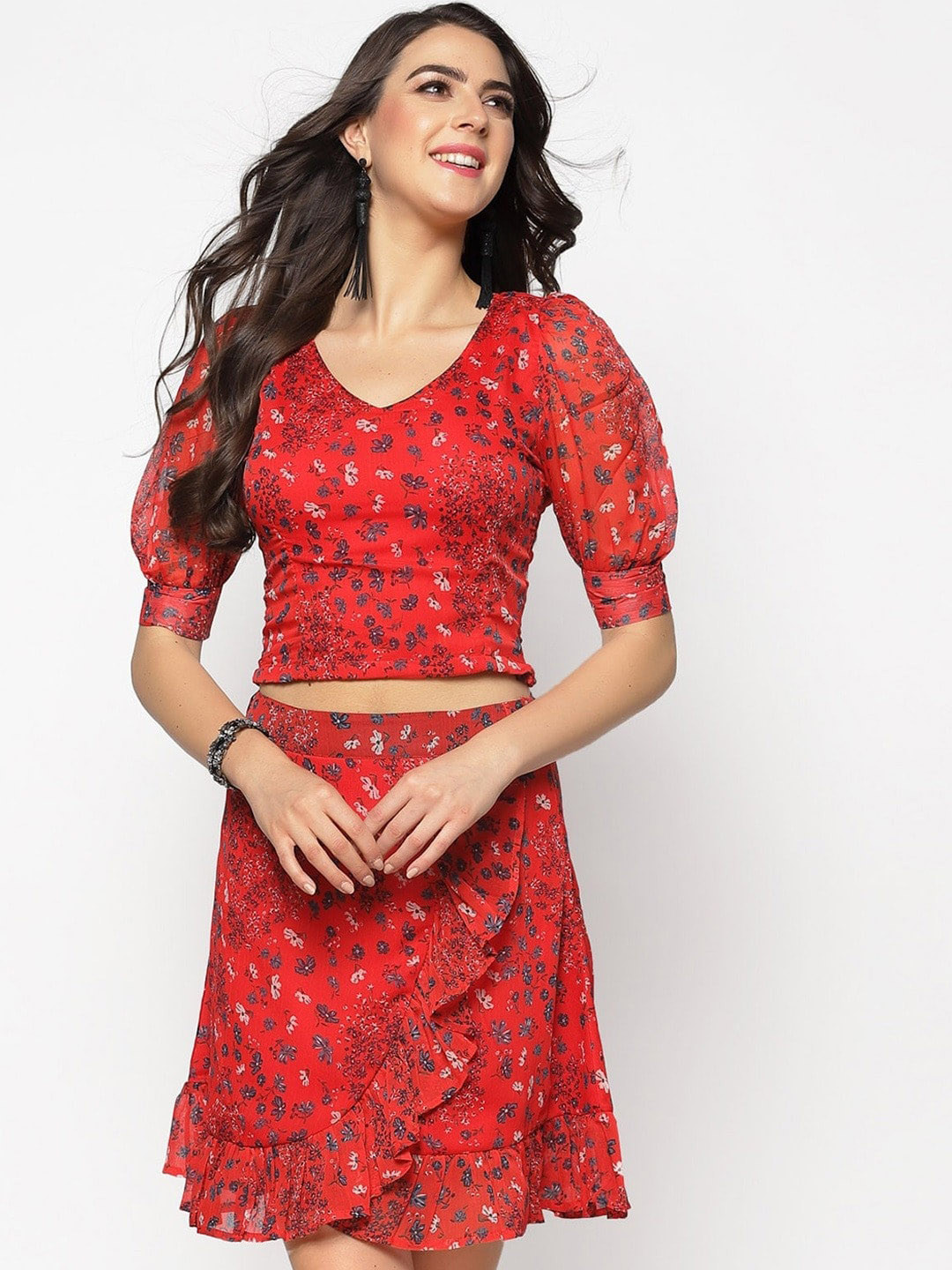 Sera Red Floral Printed V-Neck Puff Sleeves Ruffles Casual Crop Top With Skirt
Sera Red Floral Printed V-Neck Puff Sleeves Ruffles Casual Crop Top With Skirt