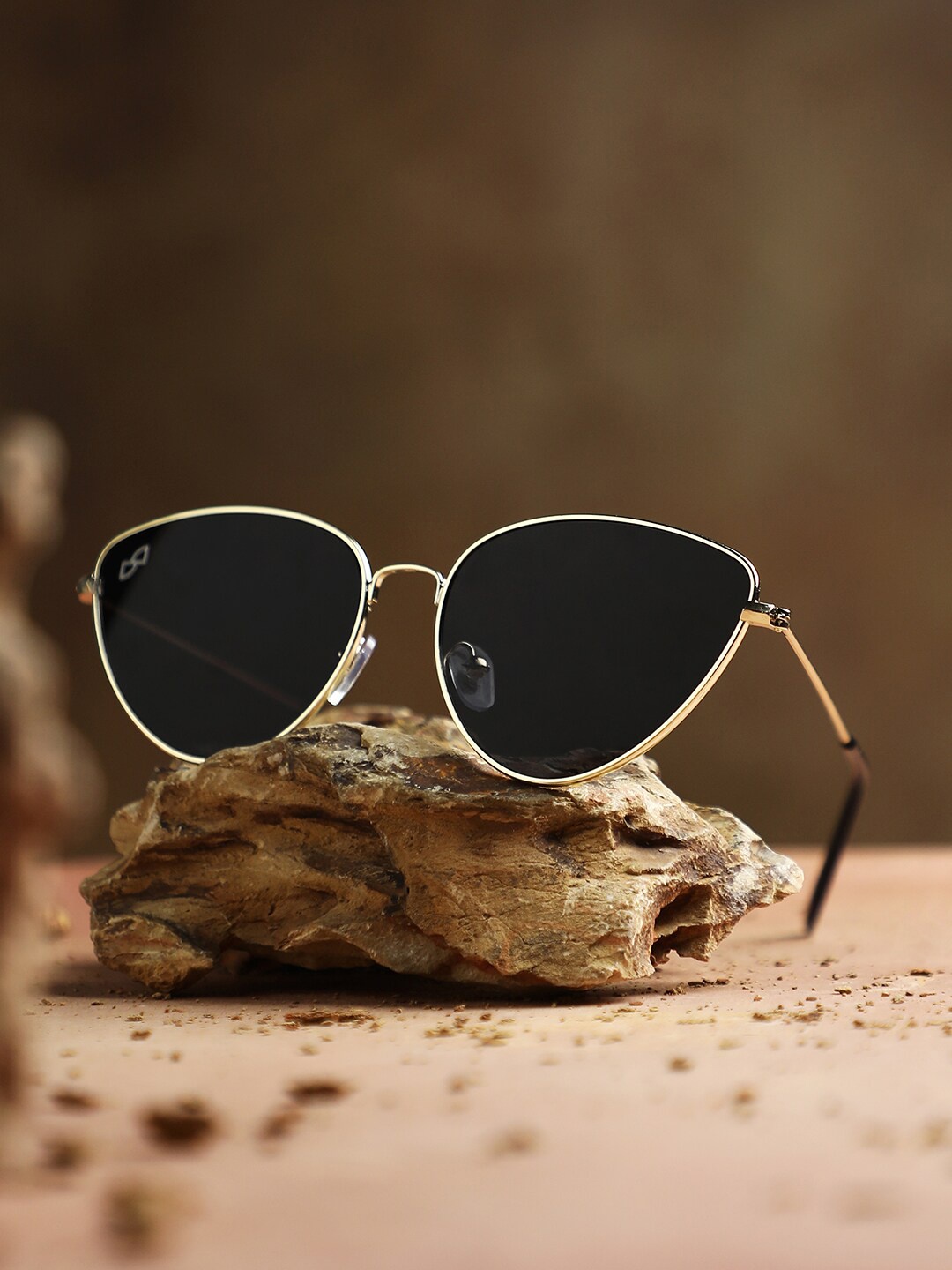 HAUTE SAUCE by Campus Sutra Women Cateye Sunglasses with Polarised Lens AW24_HSSG2256, Black
HAUTE SAUCE by Campus Sutra Women Cateye Sunglasses with Polarised Lens AW24_HSSG2256, Black