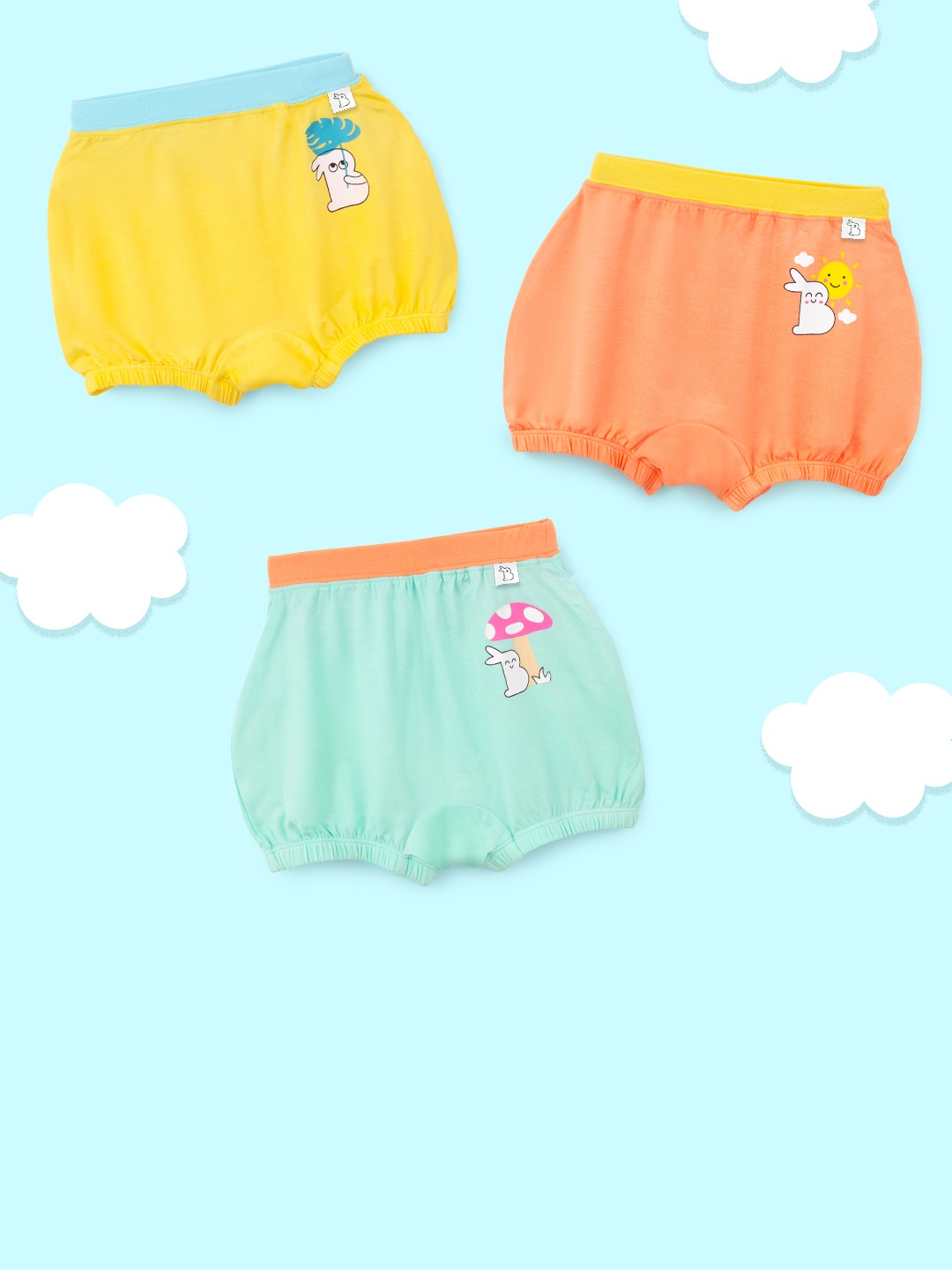 SuperBottoms Girl Supersoft Premium Antimicrobial Mid-Rise Bamboo Bloomers, Yellow
SuperBottoms Girl Supersoft Premium Antimicrobial Mid-Rise Bamboo Bloomers, Yellow