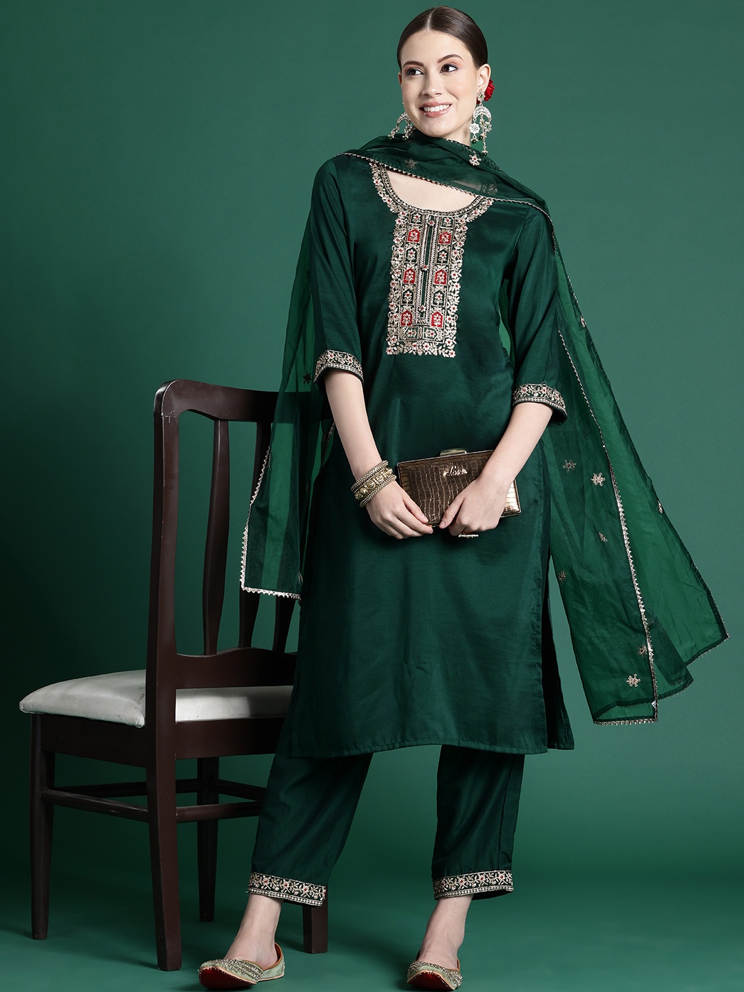 Indo Era Women Floral Embroidered Regular Thread Work Kurta with Trousers & With Dupatta, Green
Indo Era Women Floral Embroidered Regular Thread Work Kurta with Trousers & With Dupatta, Green