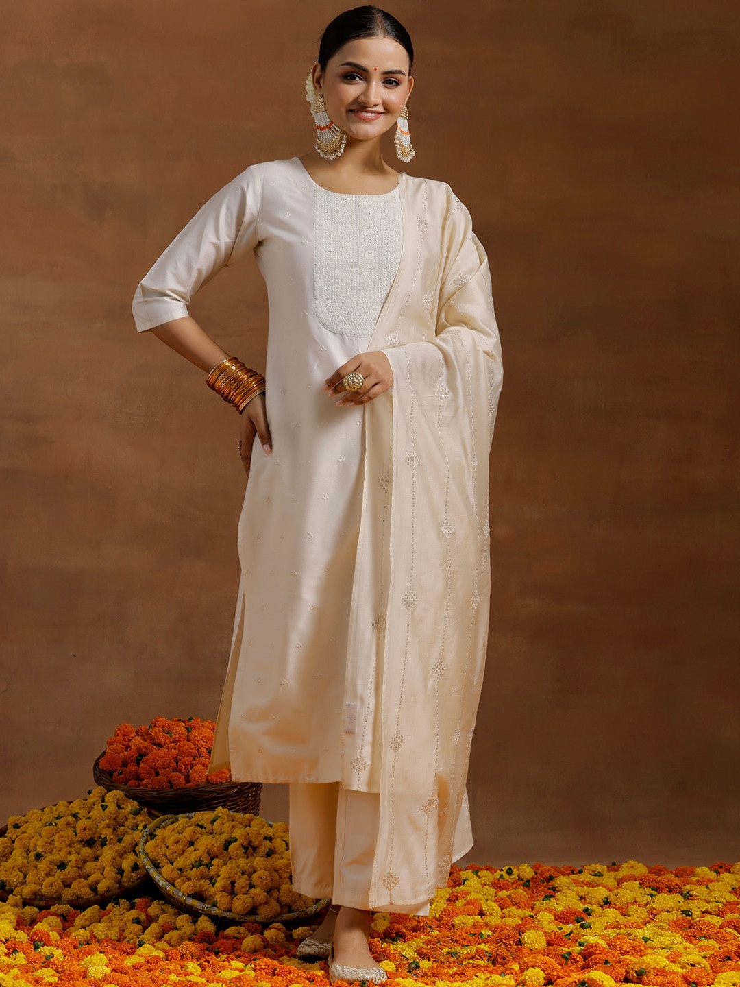 Libas Floral Embroidered Regular Thread Work Kurta With Trousers & Dupatta, Off white
Libas Floral Embroidered Regular Thread Work Kurta With Trousers & Dupatta, Off white
