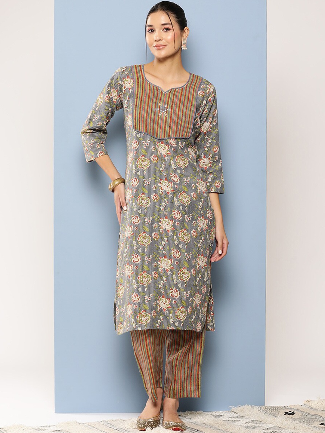 BAESD Floral Printed Miror work Pure Cotton Sweetheart Neck Kurta with Trousers, Grey
BAESD Floral Printed Miror work Pure Cotton Sweetheart Neck Kurta with Trousers, Grey