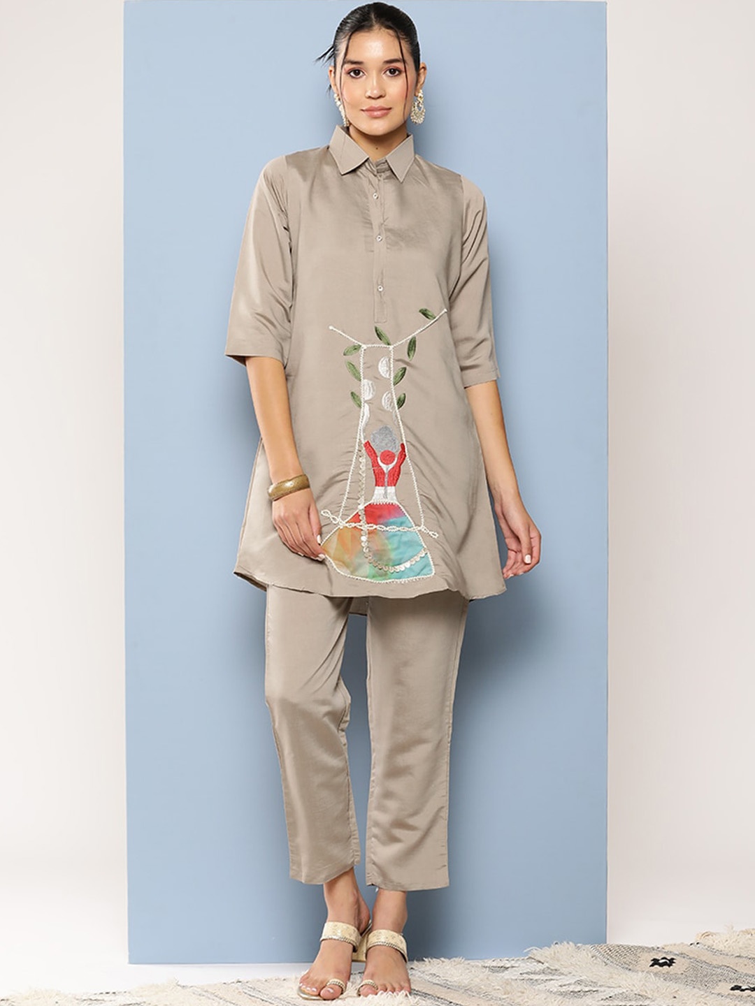 BAESD Paisley Yoke Design Layered Shirt Collar Pure Silk Pathani Kurta With Trouser, Grey
BAESD Paisley Yoke Design Layered Shirt Collar Pure Silk Pathani Kurta With Trouser, Grey