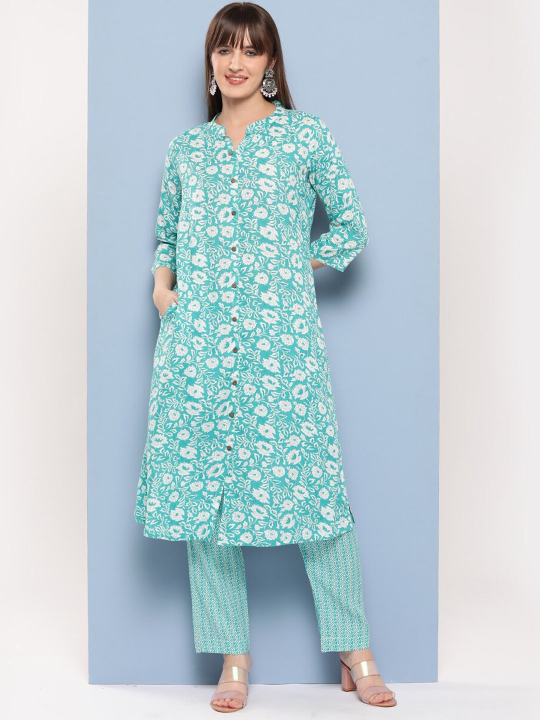BAESD Floral Printed Mandarin Collar Pure Cotton Straight Kurta with Trousers, Turquoise blue
BAESD Floral Printed Mandarin Collar Pure Cotton Straight Kurta with Trousers, Turquoise blue