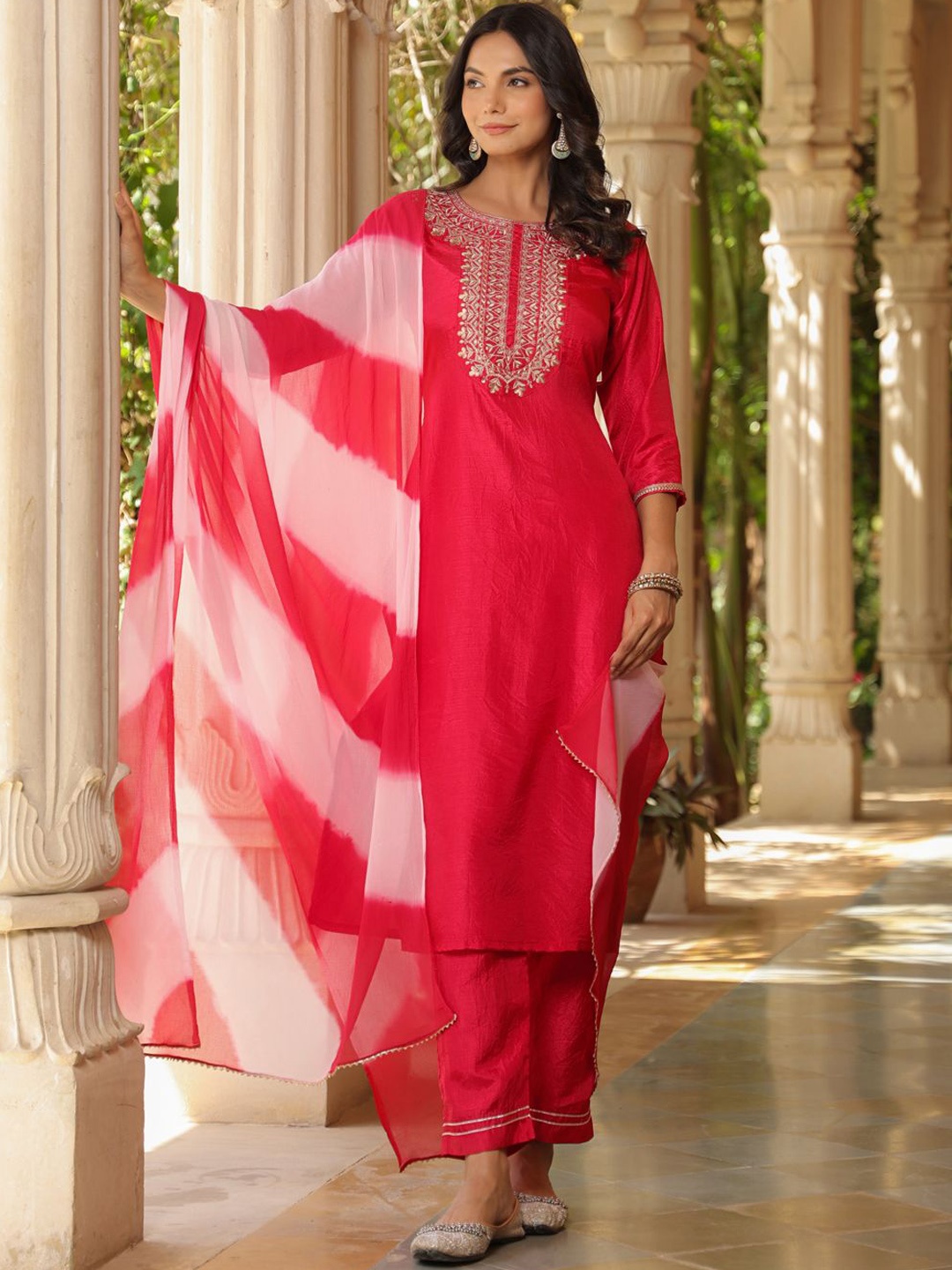AURIELLA Ethnic Motifs Yoke Design Chanderi Cotton Straight Kurta with Trousers & Dupatta, Pink
AURIELLA Ethnic Motifs Yoke Design Chanderi Cotton Straight Kurta with Trousers & Dupatta, Pink