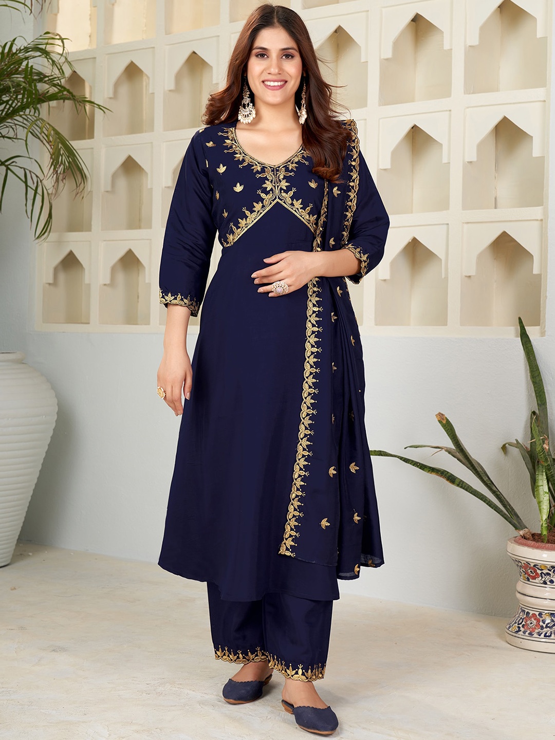 KALINI Ethnic Motifs Embroidered Regular Thread Work Kurta with Palazzo & Dupatta, Blue
KALINI Ethnic Motifs Embroidered Regular Thread Work Kurta with Palazzo & Dupatta, Blue