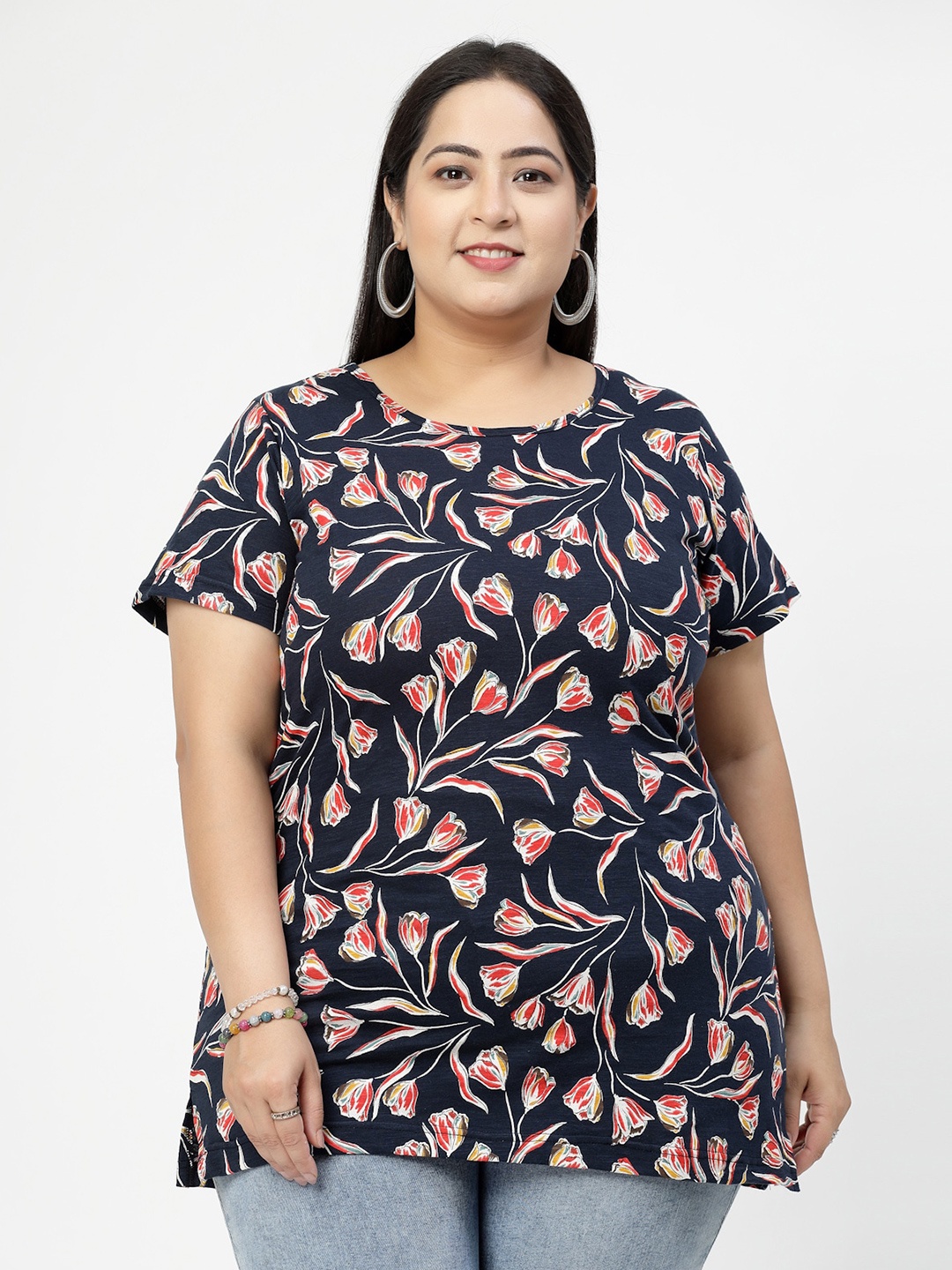 plusS Plus Size Floral Printed Round Neck Short Sleeves Cotton T-shirt, Navy blue
plusS Plus Size Floral Printed Round Neck Short Sleeves Cotton T-shirt, Navy blue